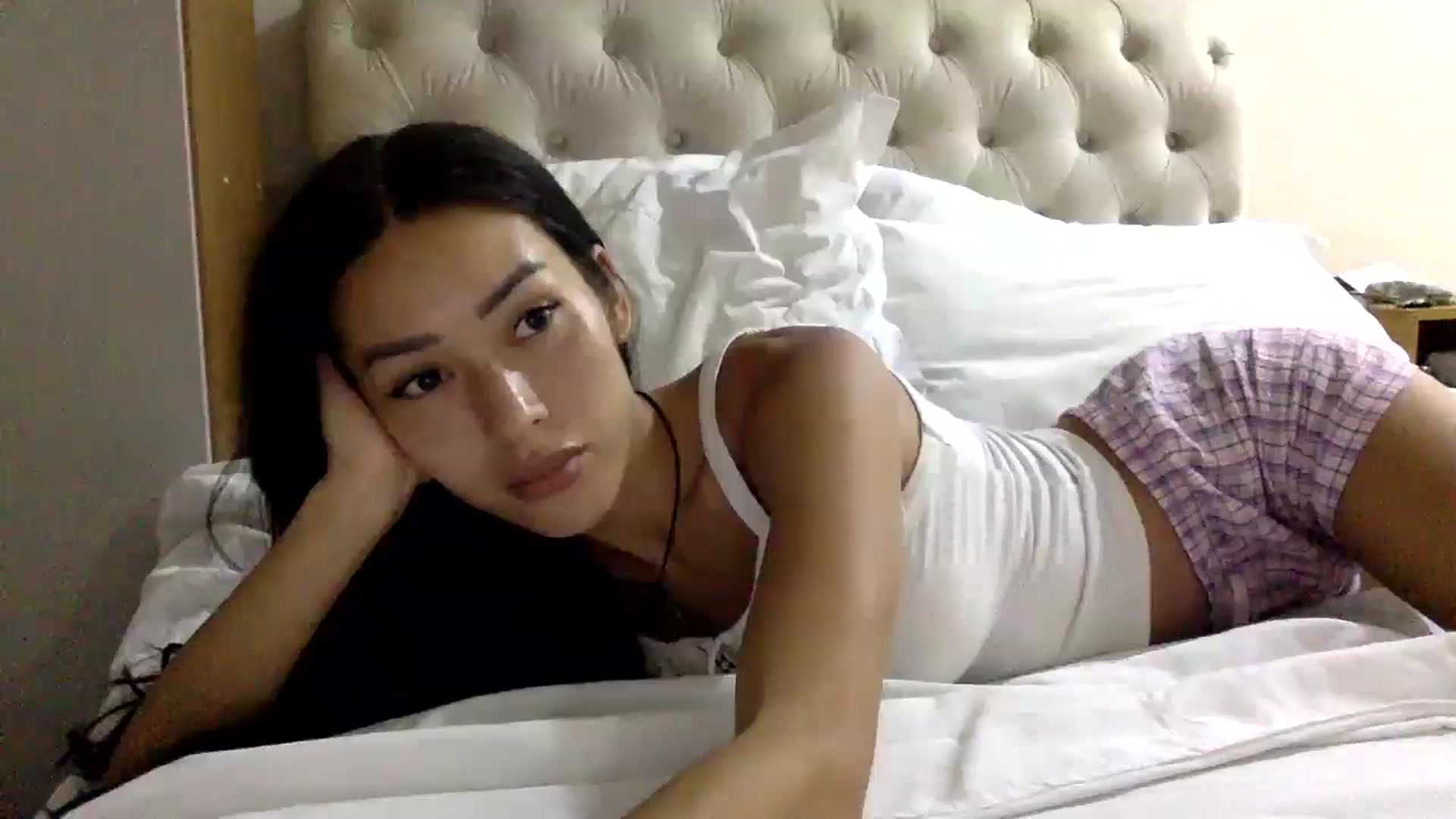 Gallery image thumbnail from Miss_emiko's myfreecams stream on, 03/06/2026, 02:49 image 6 of 20
