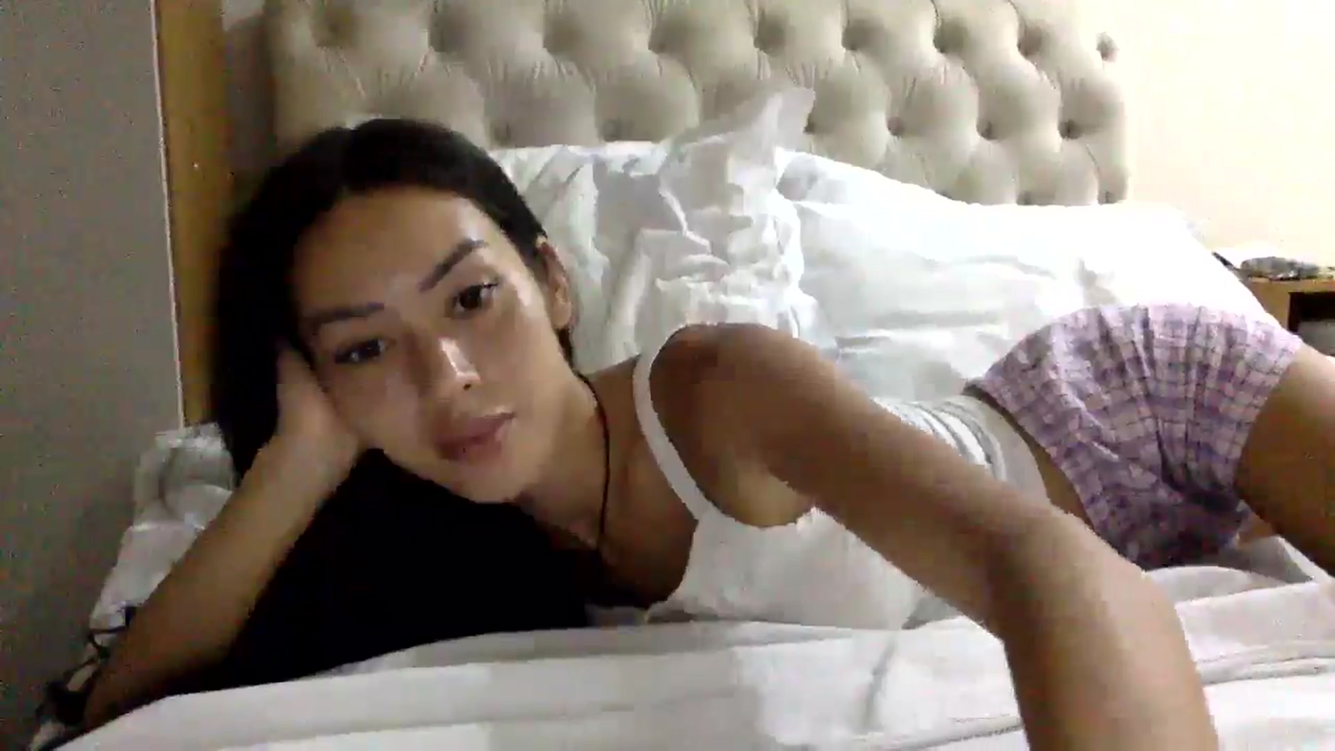 Gallery image thumbnail from Miss_emiko's myfreecams stream on, 03/06/2026, 02:49 image 10 of 20