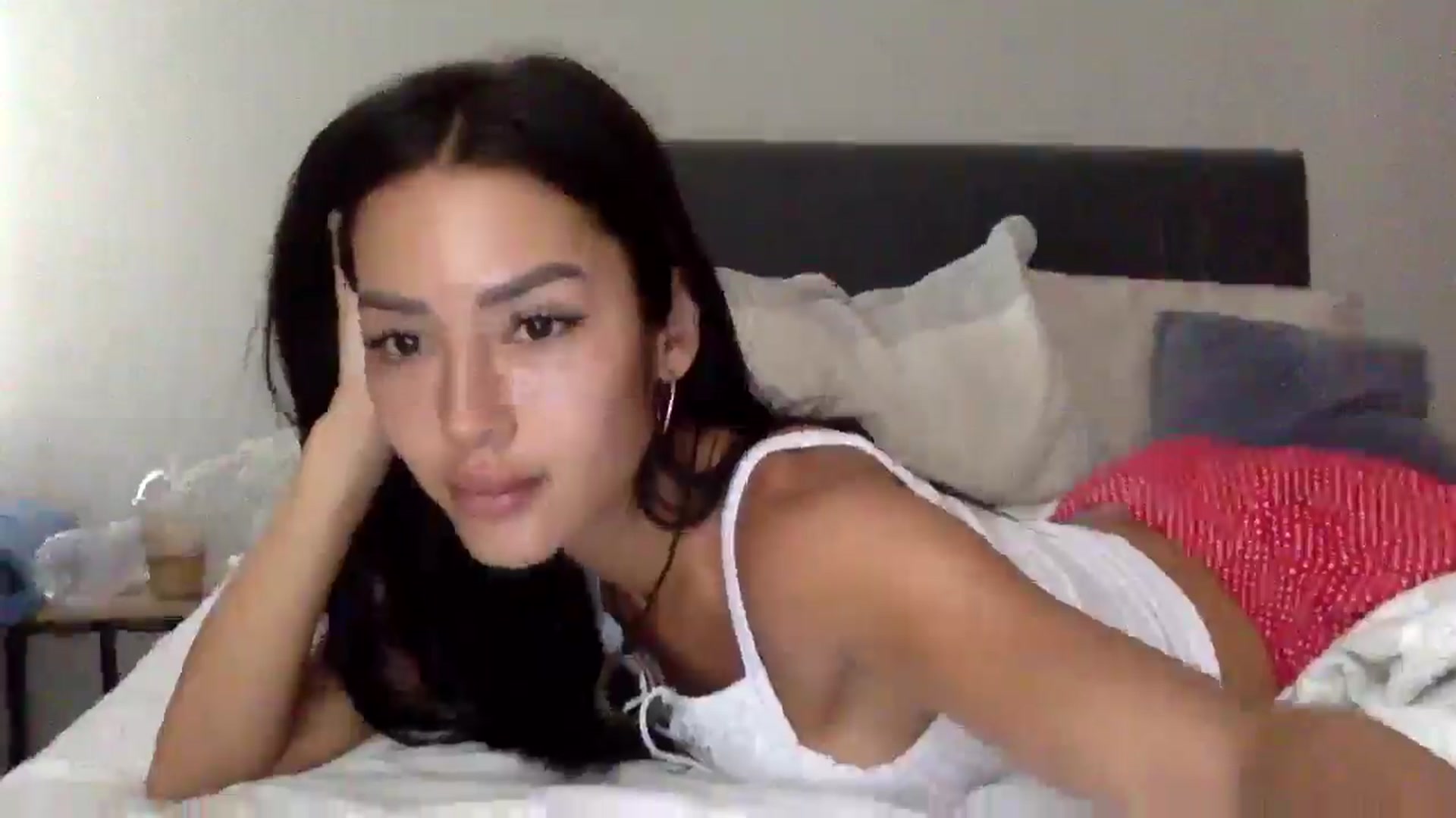 Gallery image thumbnail from Miss_emiko's myfreecams stream on, 03/19/2026, 20:18 image 7 of 20