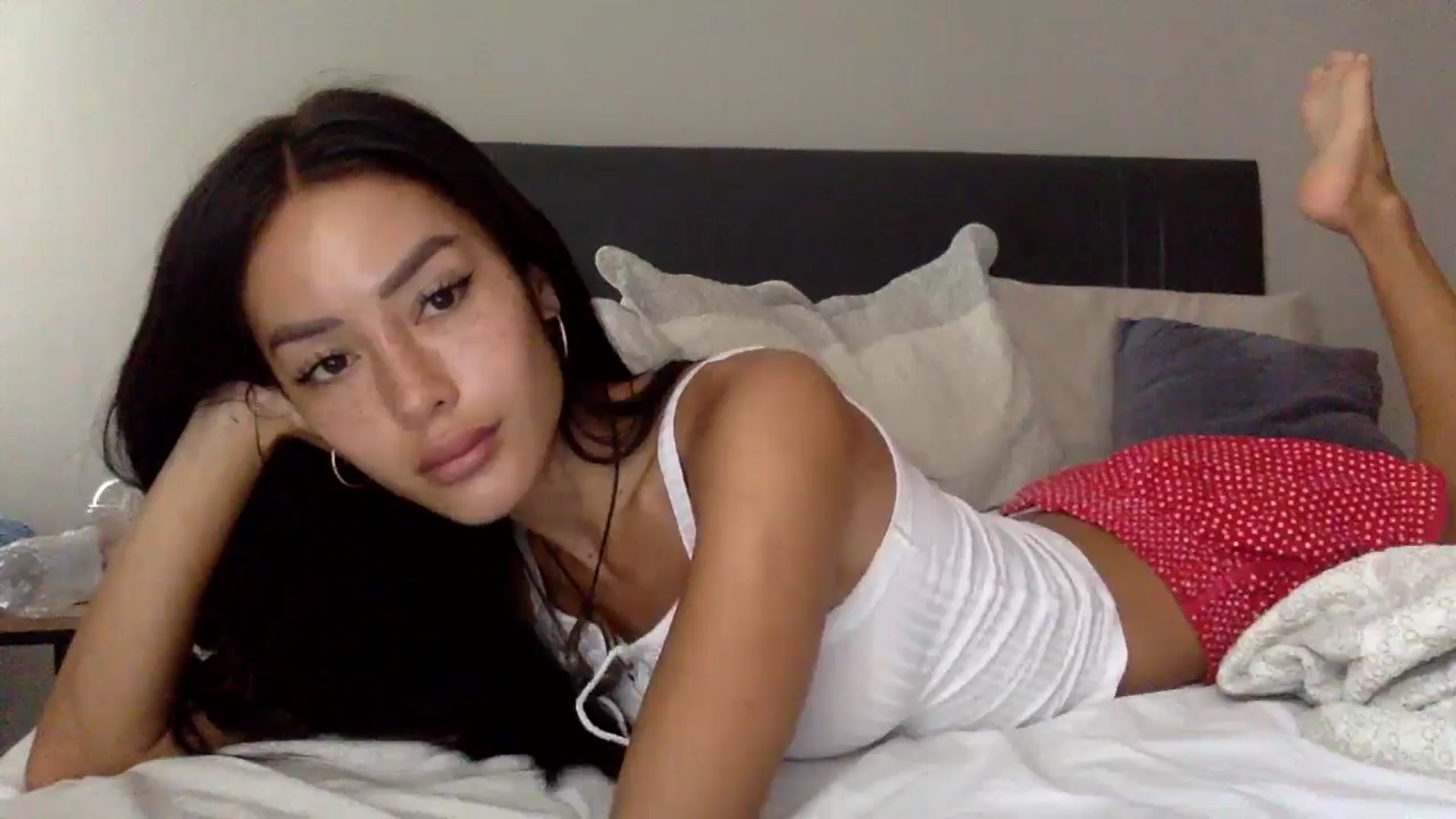 Gallery image thumbnail from Miss_emiko's myfreecams stream on, 03/19/2026, 20:18 image 12 of 20