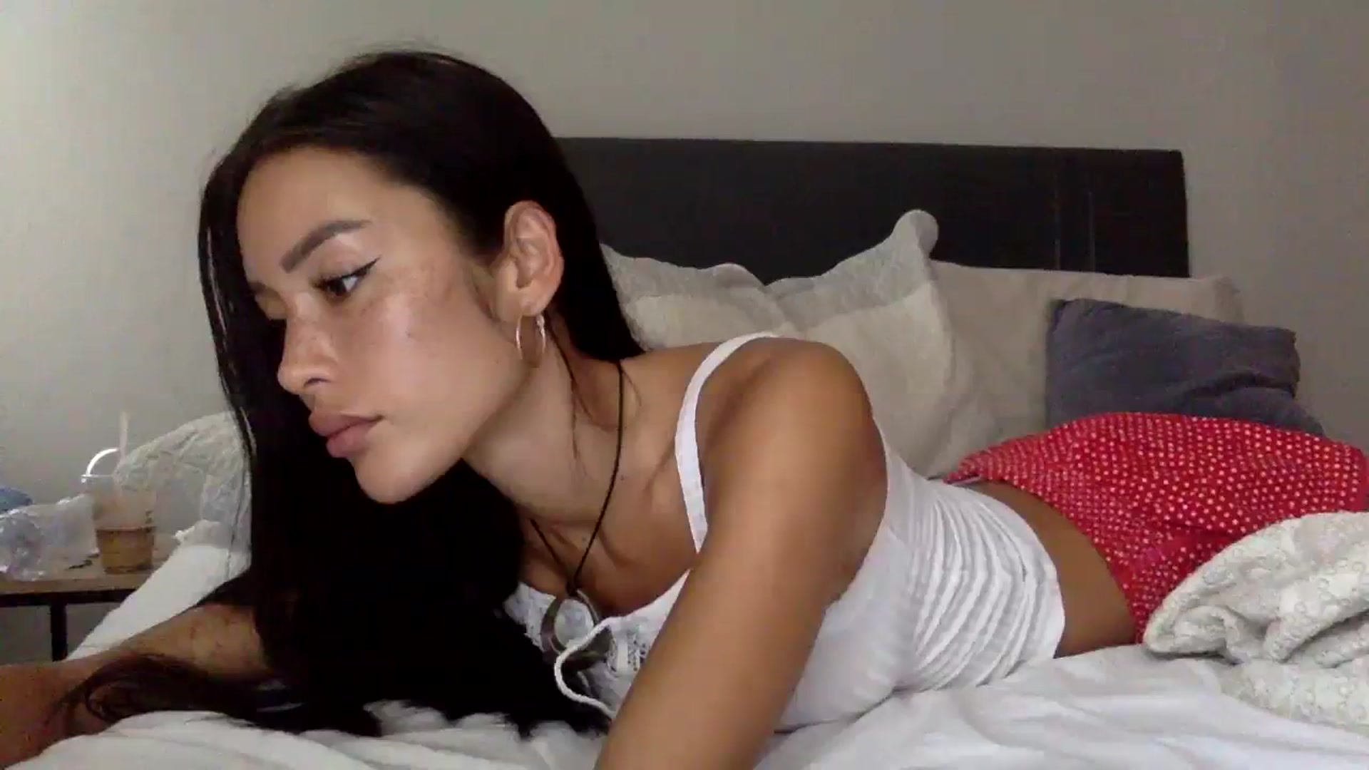 Gallery image thumbnail from Miss_emiko's myfreecams stream on, 03/19/2026, 20:18 image 14 of 20