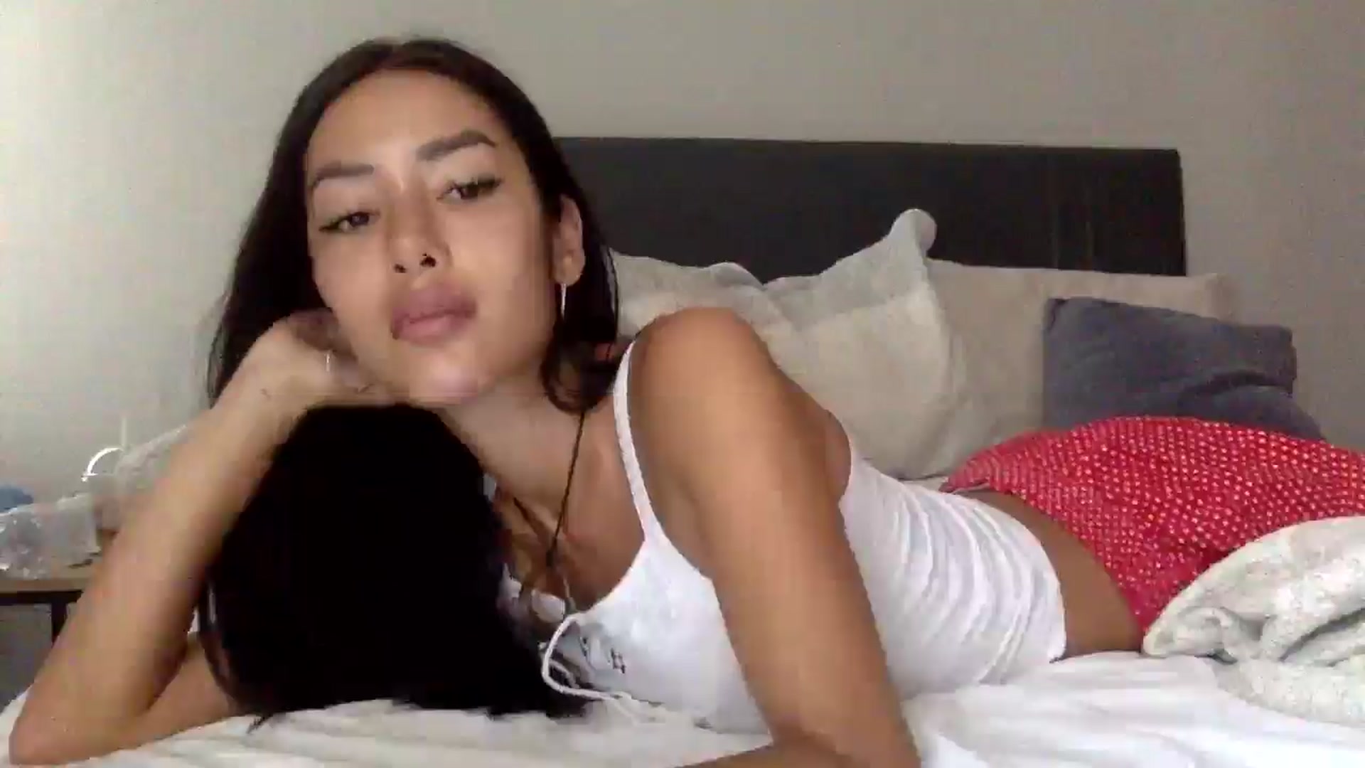 Gallery image thumbnail from Miss_emiko's myfreecams stream on, 03/19/2026, 20:18 image 9 of 20