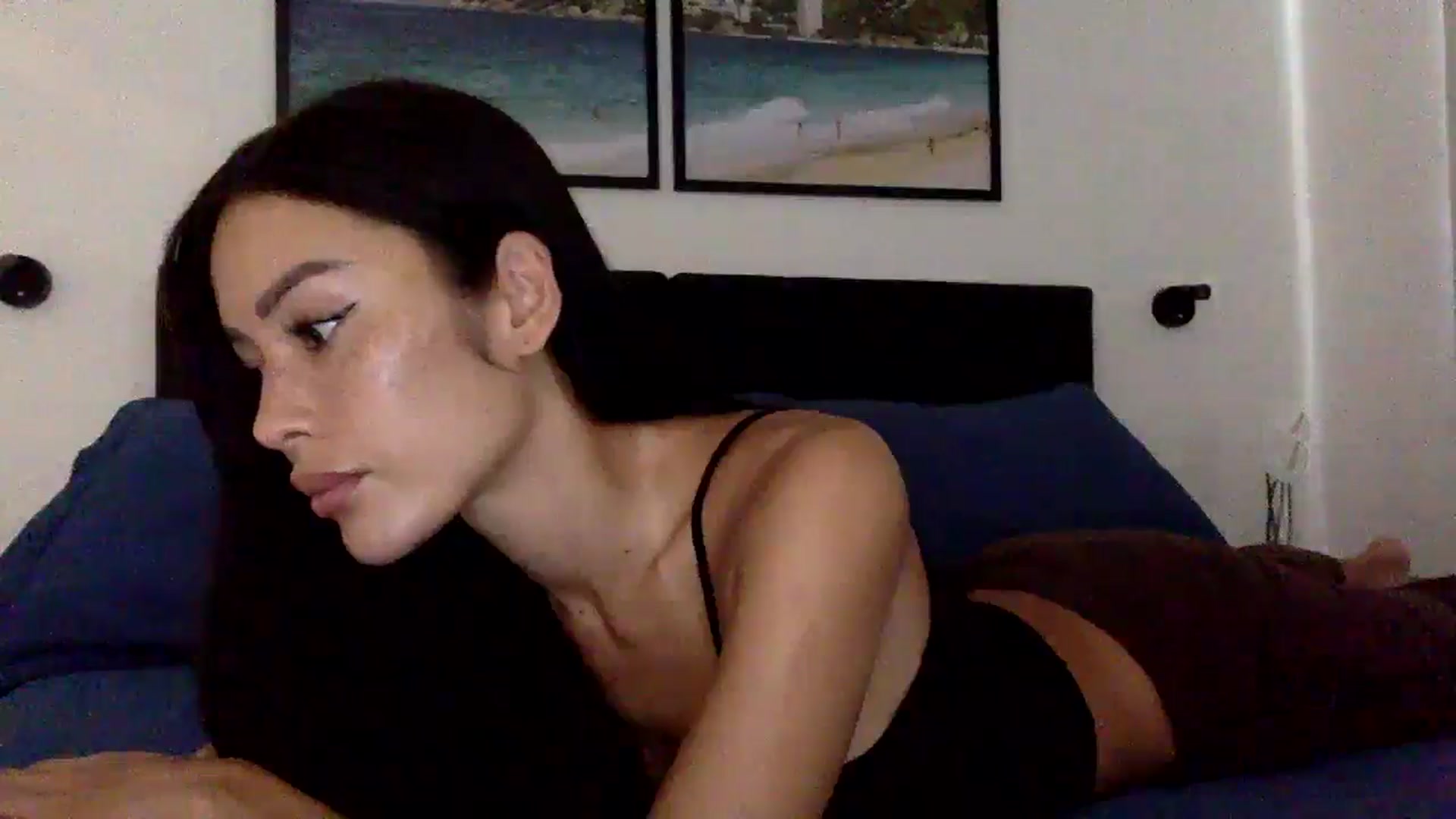 Gallery image thumbnail from Miss_emiko's myfreecams stream on, 03/21/2026, 20:17 image 6 of 20