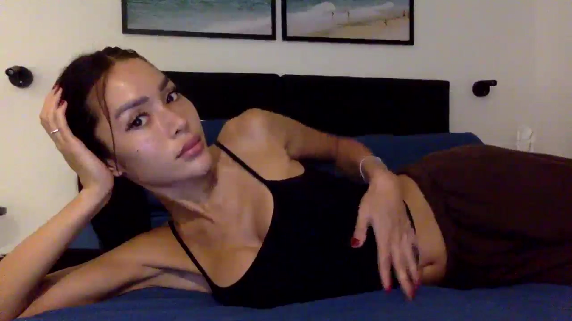 Gallery image thumbnail from Miss_emiko's myfreecams stream on, 03/22/2026, 01:56 image 12 of 20