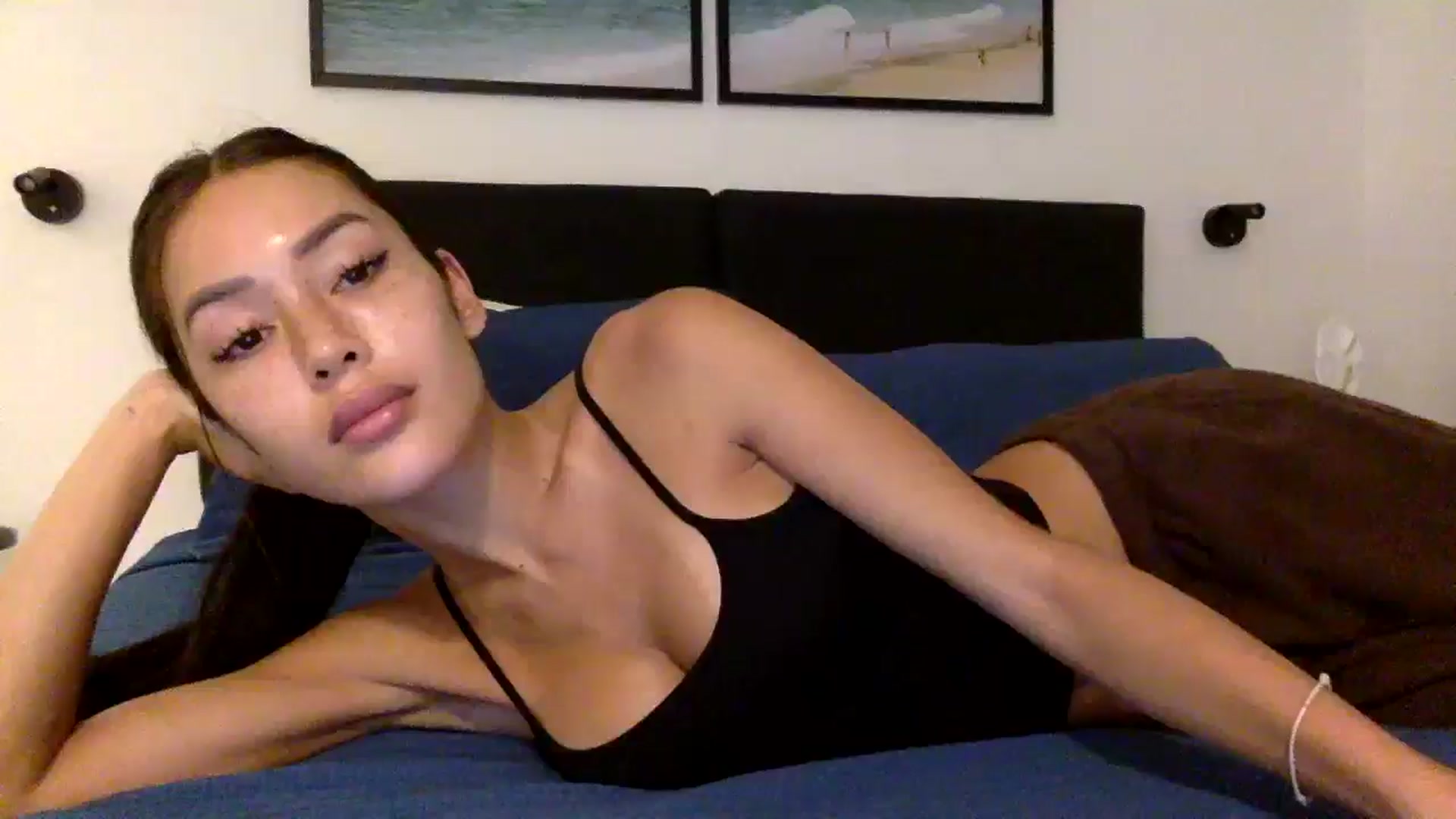Gallery image thumbnail from Miss_emiko's myfreecams stream on, 03/22/2026, 01:56 image 11 of 20