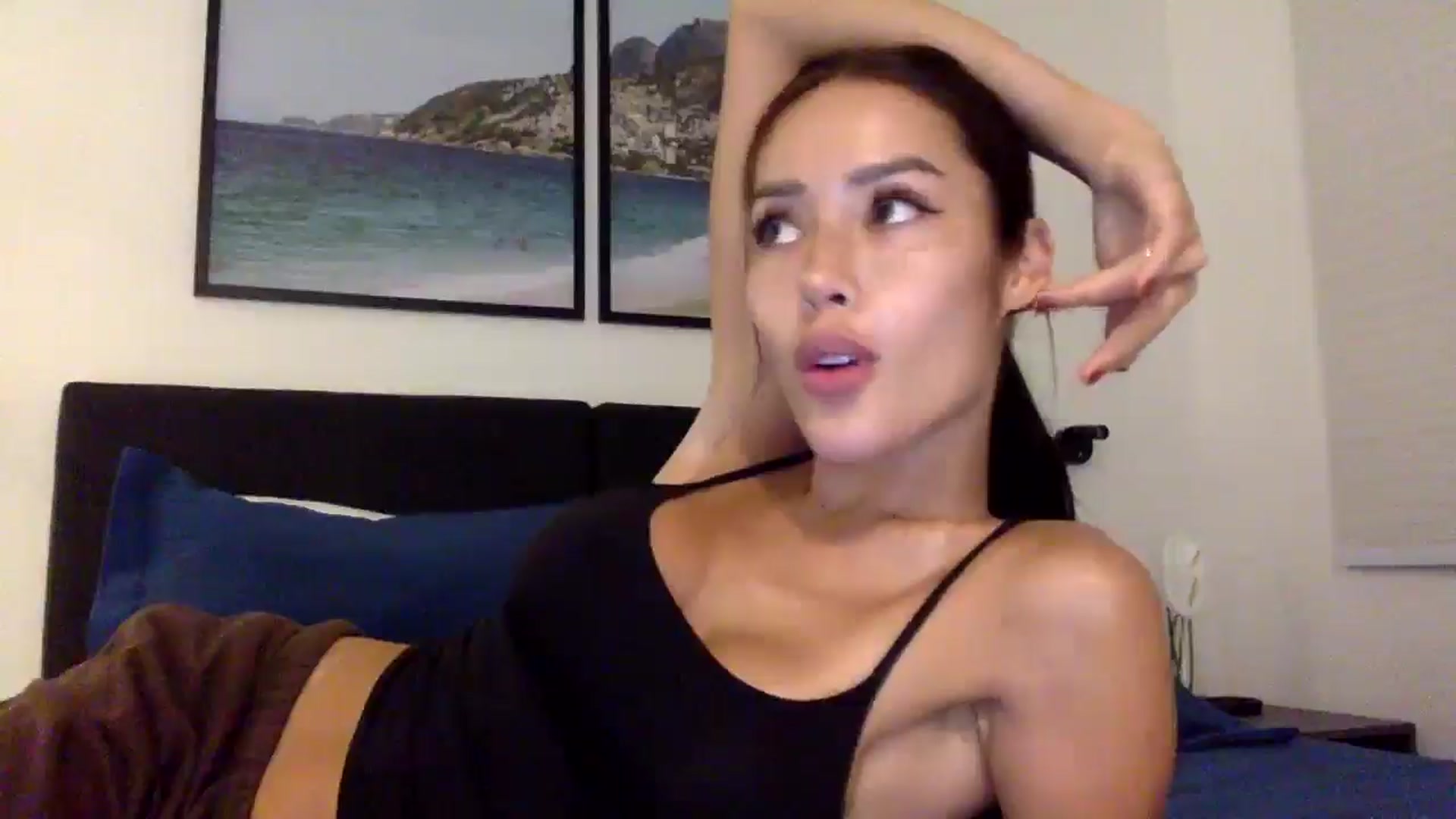 Gallery image thumbnail from Miss_emiko's myfreecams stream on, 03/22/2026, 01:56 image 8 of 20