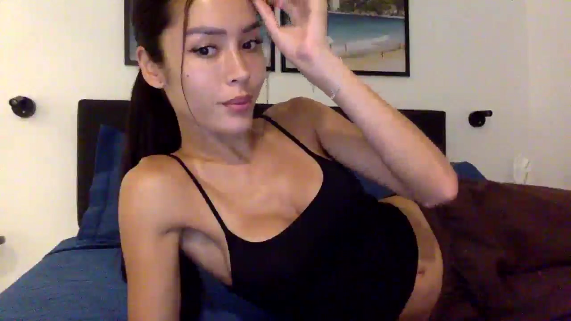 Gallery image thumbnail from Miss_emiko's myfreecams stream on, 03/22/2026, 01:56 image 10 of 20