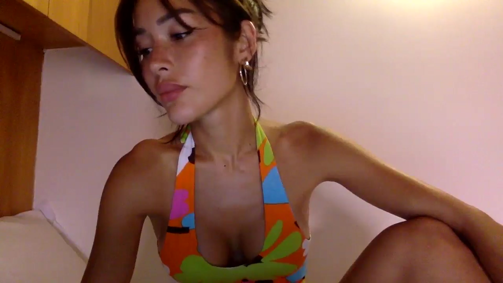 Gallery image thumbnail from Miss_emiko's myfreecams stream on, 04/16/2026, 19:27 image 2 of 20
