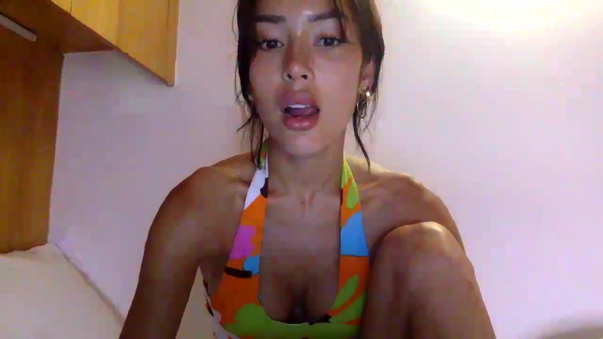 Gallery image thumbnail from Miss_emiko's myfreecams stream on, 04/16/2026, 19:27 image 6 of 20
