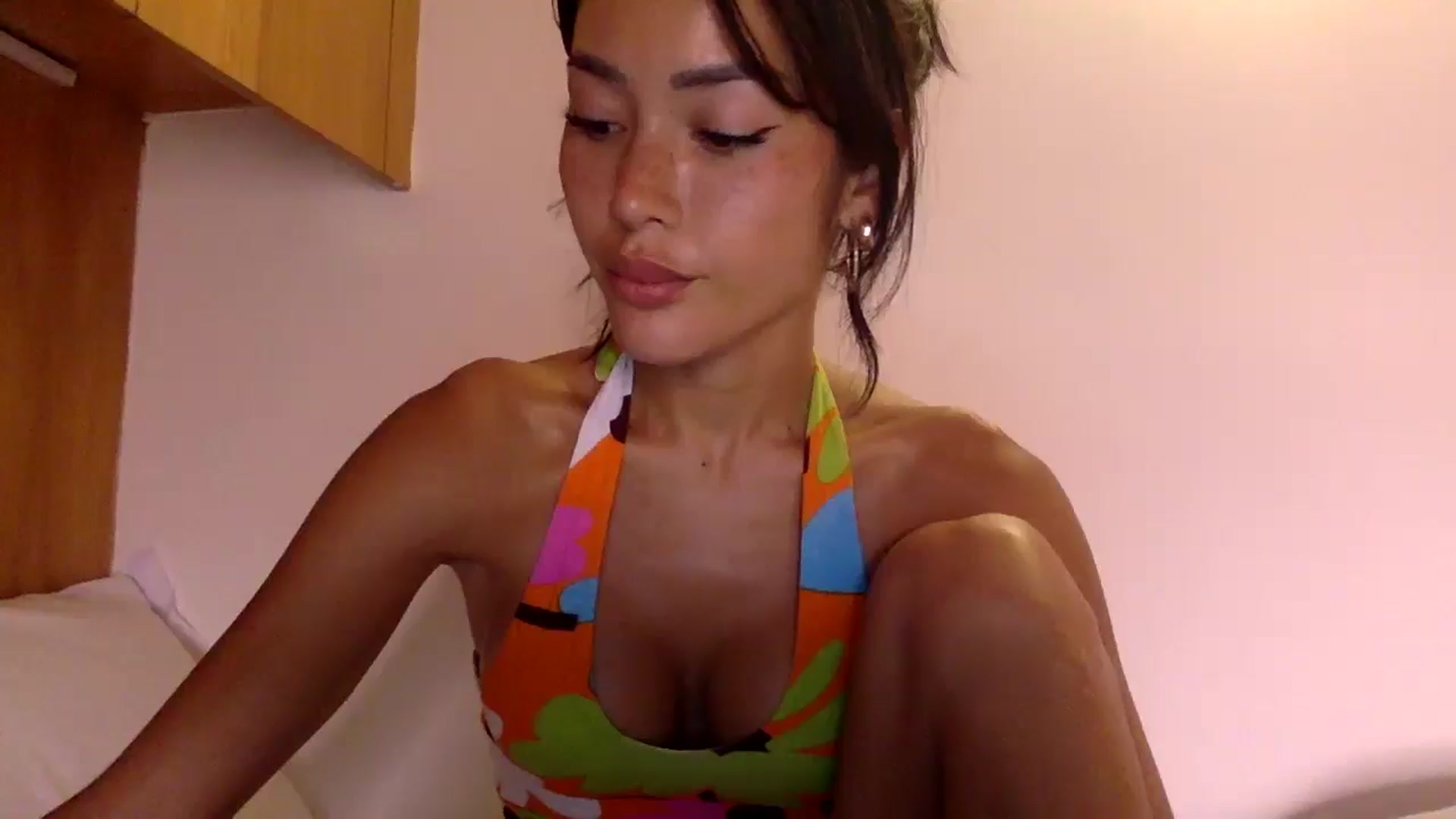 Gallery image thumbnail from Miss_emiko's myfreecams stream on, 04/16/2026, 19:27 image 17 of 20