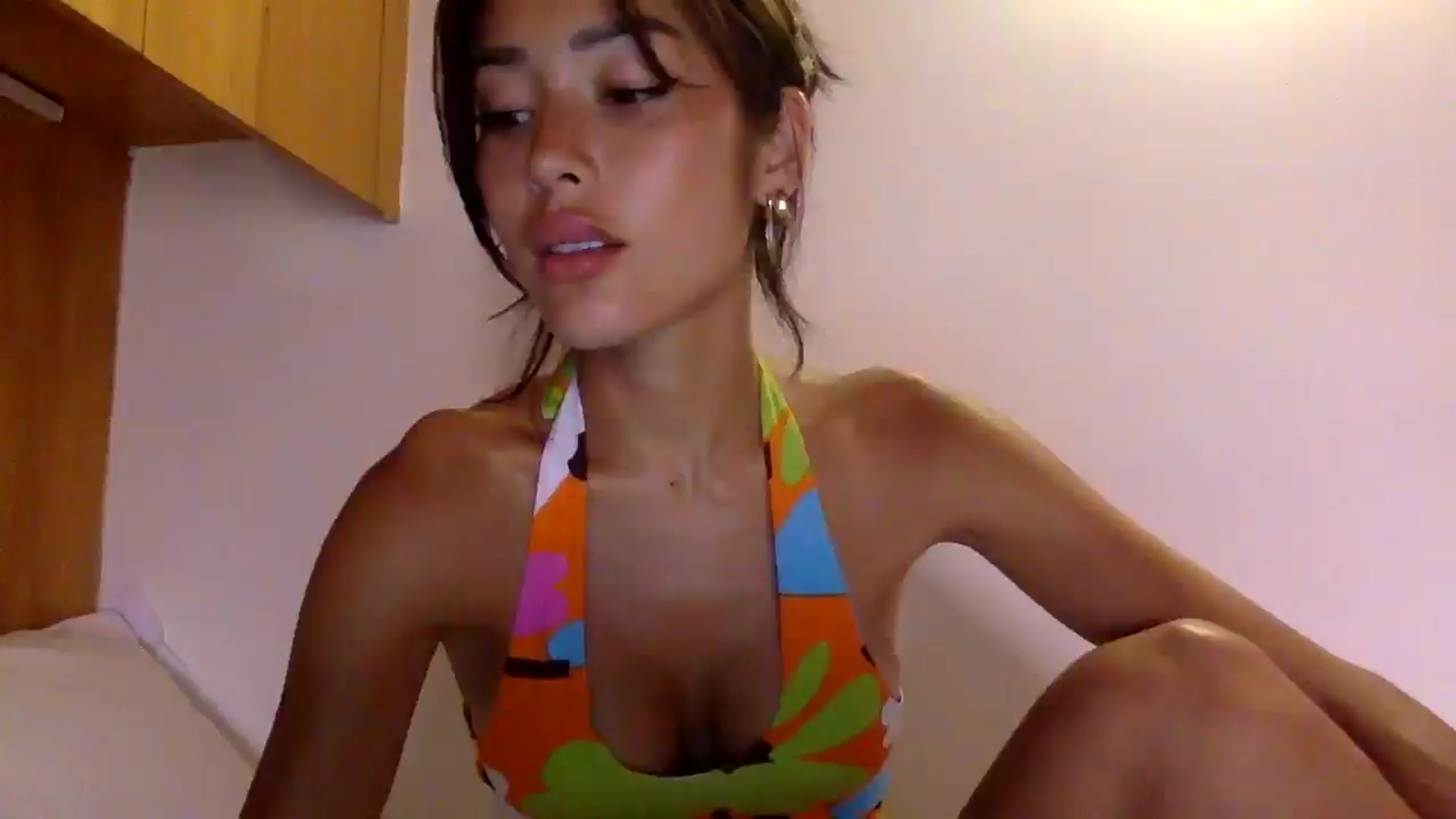 Gallery image thumbnail from Miss_emiko's myfreecams stream on, 04/16/2026, 19:27 image 1 of 20