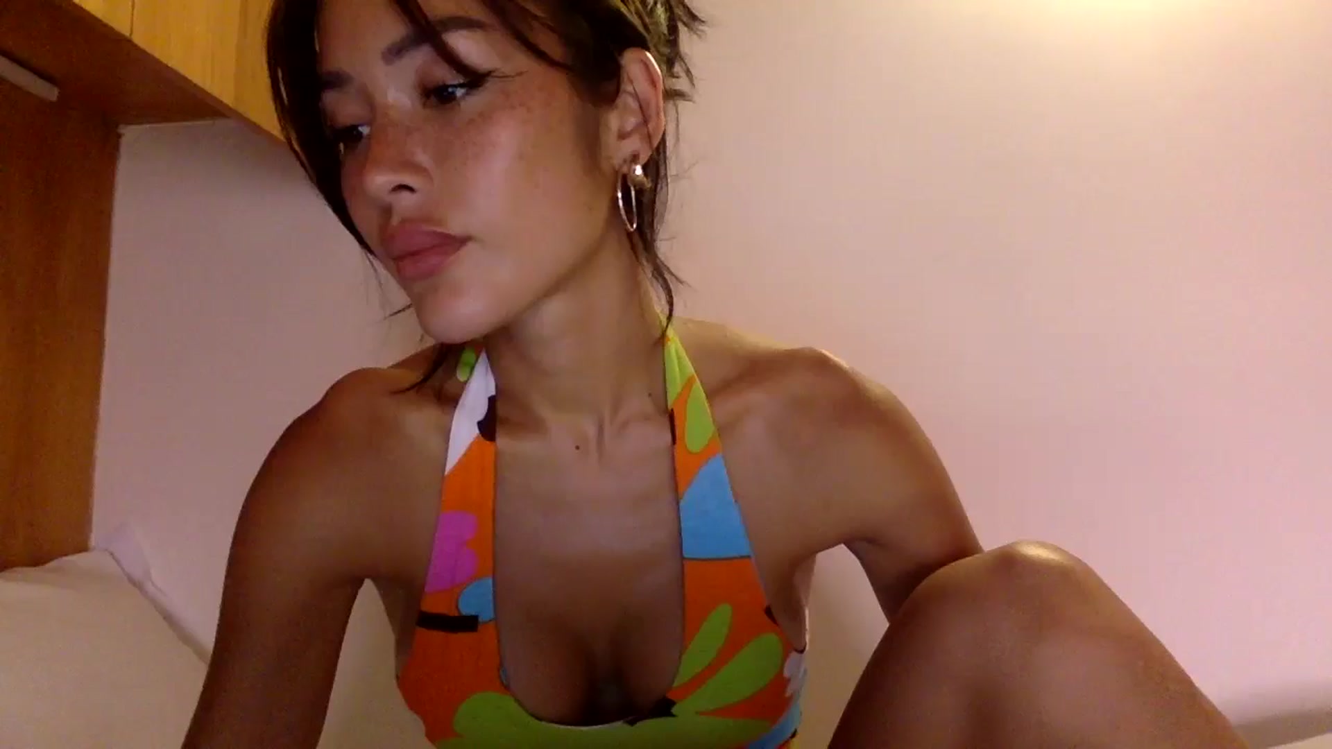 Gallery image thumbnail from Miss_emiko's myfreecams stream on, 04/16/2026, 19:27 image 4 of 20