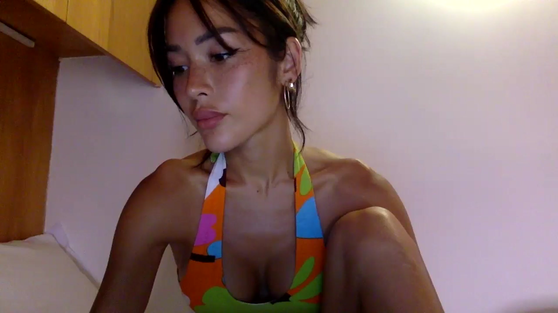 Gallery image thumbnail from Miss_emiko's myfreecams stream on, 04/16/2026, 19:27 image 5 of 20