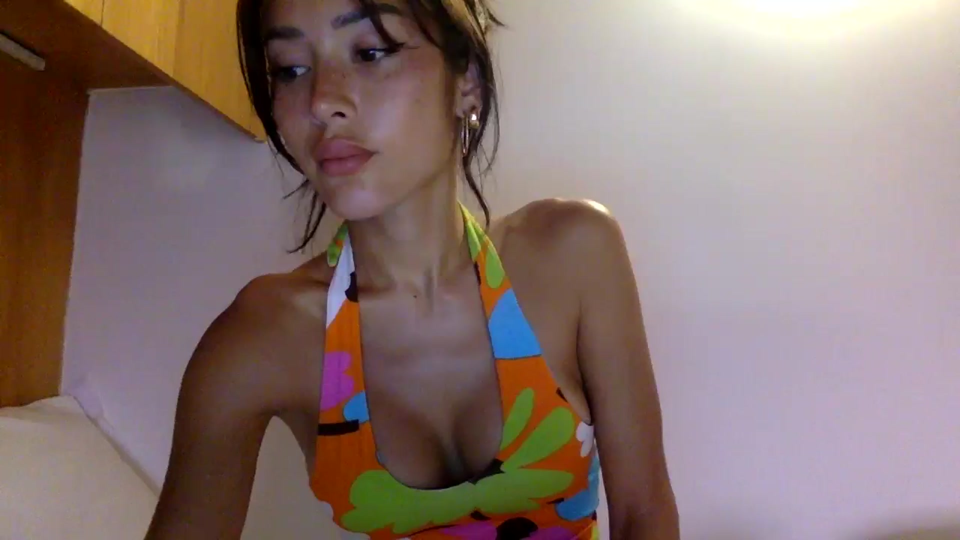 Gallery image thumbnail from Miss_emiko's myfreecams stream on, 04/16/2026, 19:27 image 9 of 20
