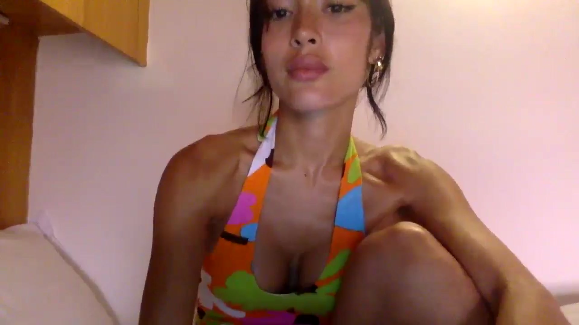 Gallery image thumbnail from Miss_emiko's myfreecams stream on, 04/16/2026, 19:27 image 14 of 20