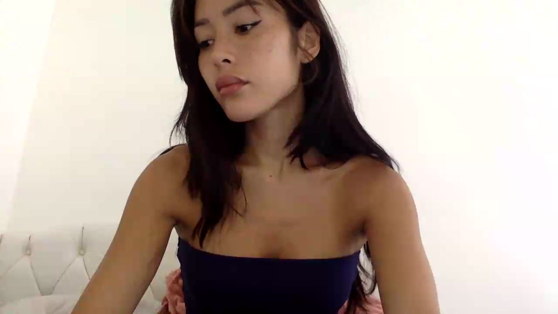 Gallery image thumbnail from Miss_emiko's myfreecams stream on, 05/04/2026, 16:16 image 16 of 20