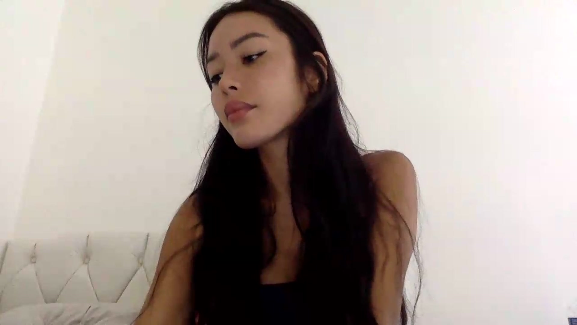 Gallery image thumbnail from Miss_emiko's myfreecams stream on, 05/04/2026, 16:16 image 5 of 20