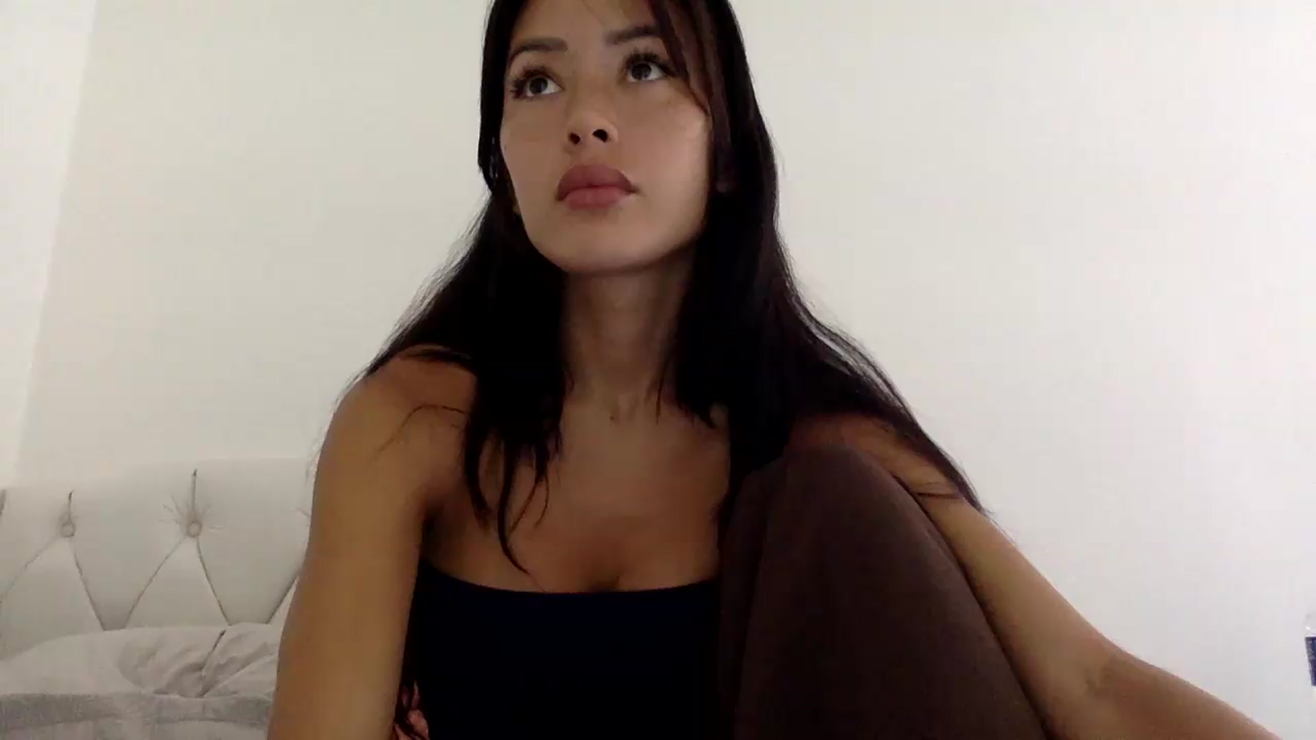 Gallery image thumbnail from Miss_emiko's myfreecams stream on, 05/04/2026, 17:01 image 9 of 20