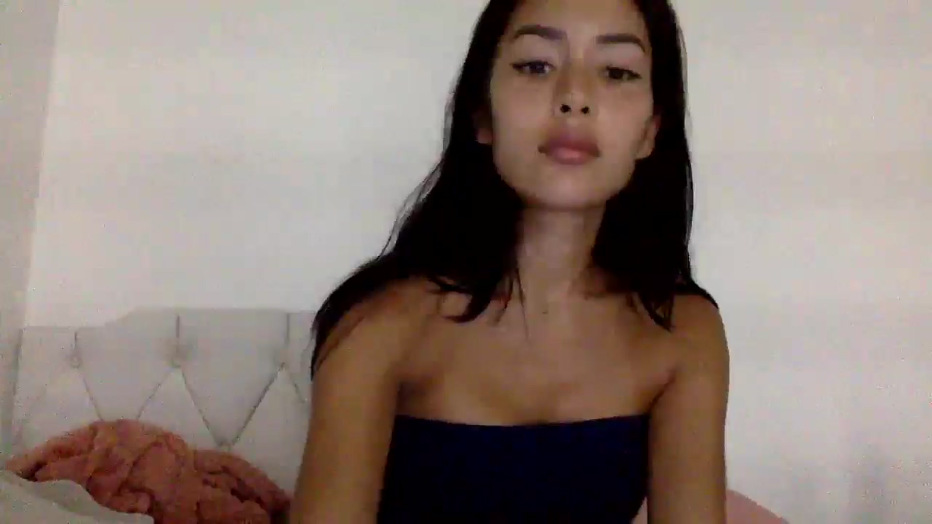 Gallery image thumbnail from Miss_emiko's myfreecams stream on, 05/07/2026, 23:47 image 6 of 20