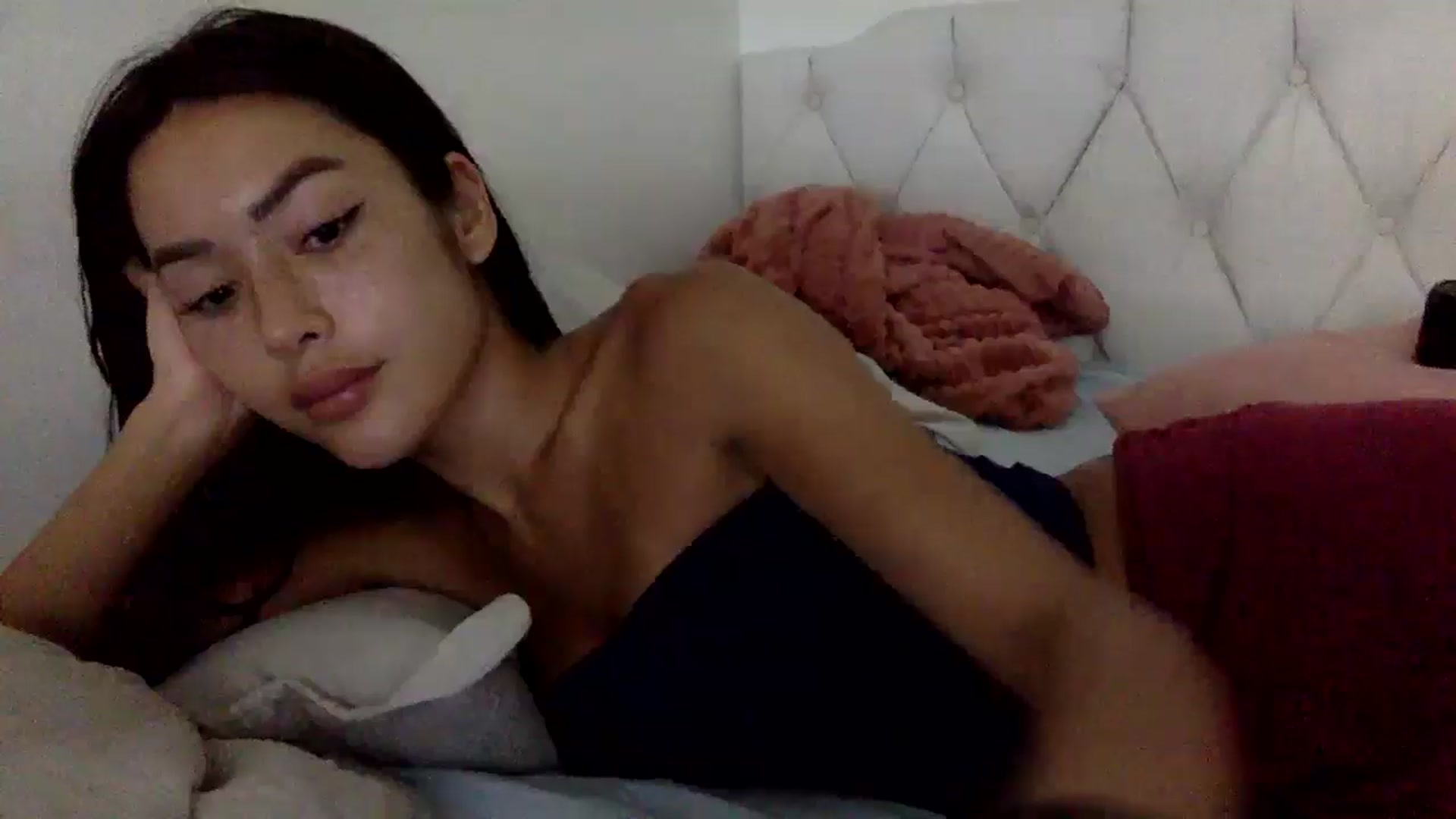 Gallery image thumbnail from Miss_emiko's myfreecams stream on, 05/08/2026, 02:58 image 18 of 20