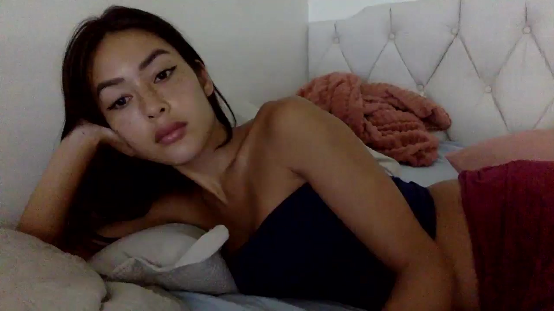 Gallery image thumbnail from Miss_emiko's myfreecams stream on, 05/08/2026, 02:58 image 2 of 20