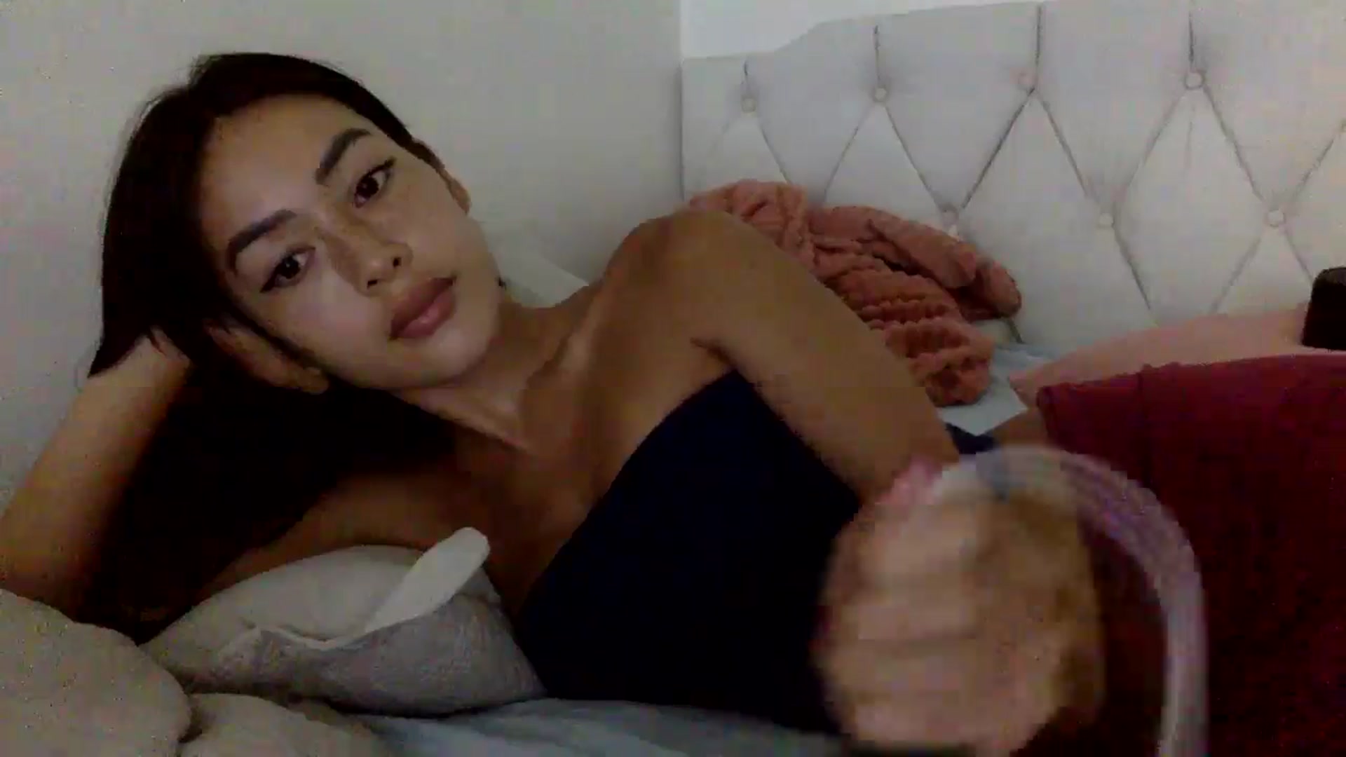 Gallery image thumbnail from Miss_emiko's myfreecams stream on, 05/08/2026, 02:58 image 10 of 20