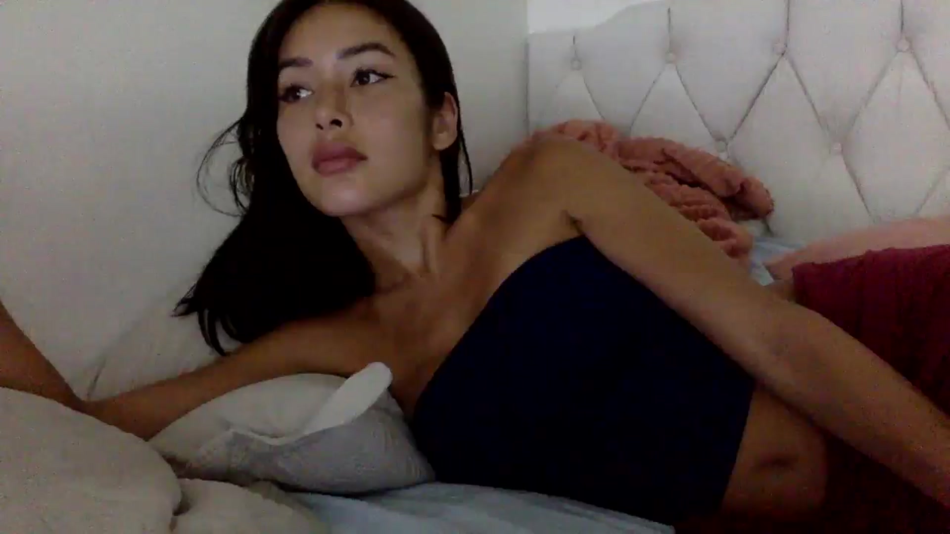 Gallery image thumbnail from Miss_emiko's myfreecams stream on, 05/08/2026, 02:58 image 4 of 20