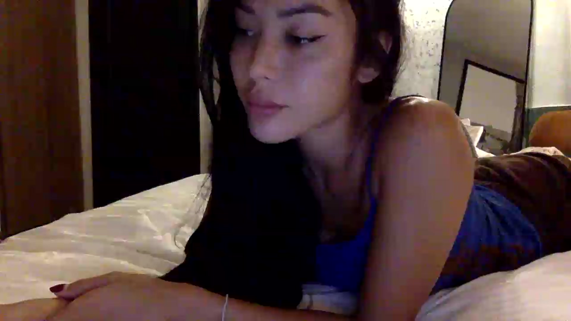 Gallery image thumbnail from Miss_emiko's myfreecams stream on, 05/20/2026, 19:06 image 16 of 20