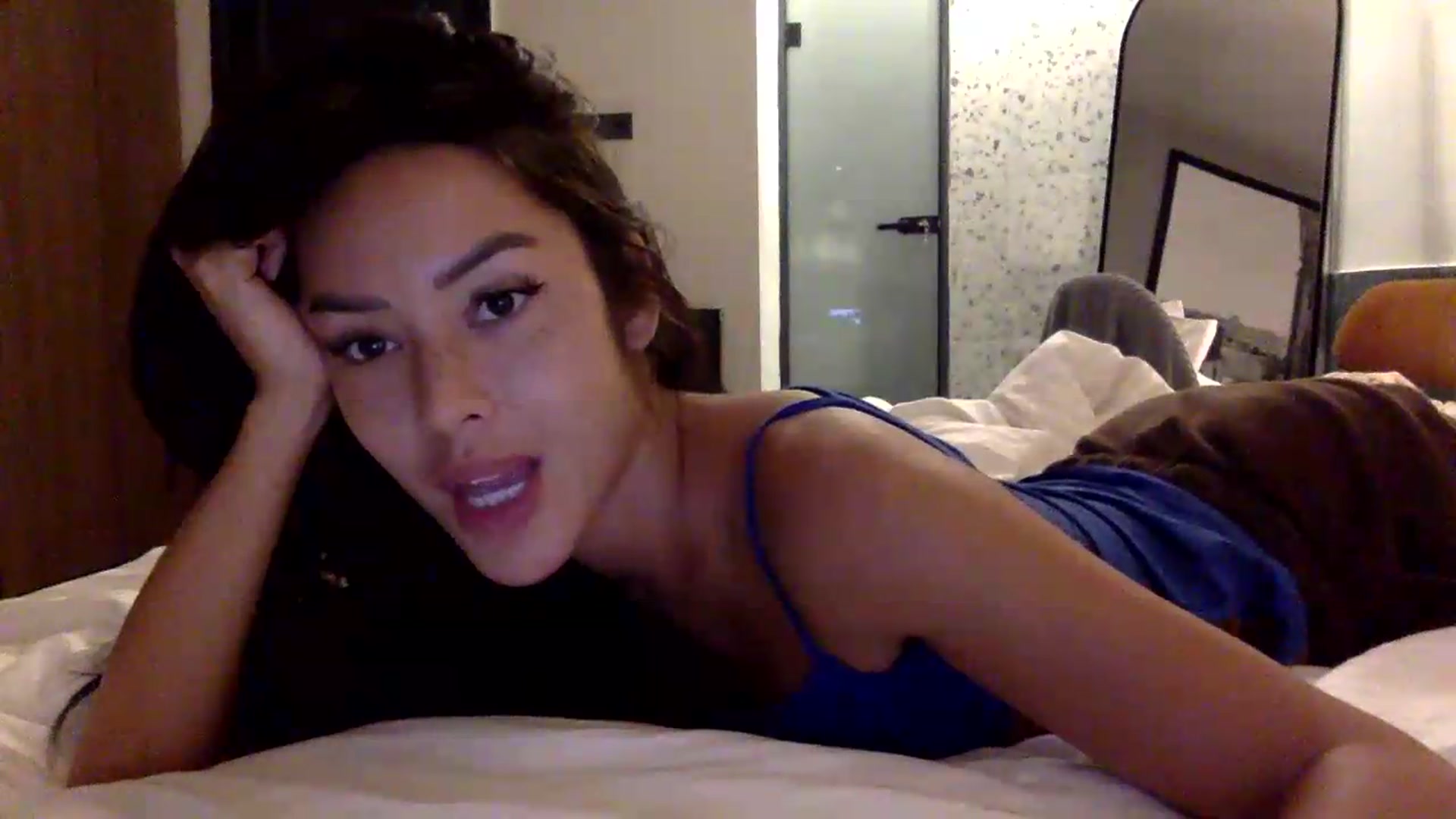 Gallery image thumbnail from Miss_emiko's myfreecams stream on, 05/20/2026, 19:06 image 13 of 20