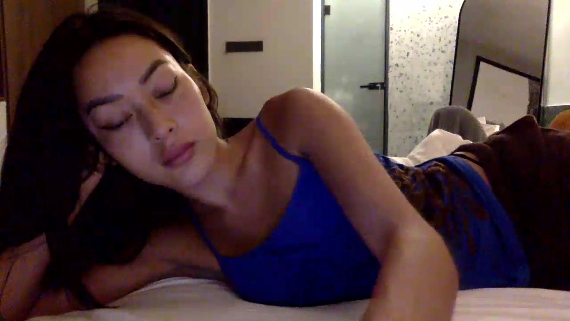 Gallery image thumbnail from Miss_emiko's myfreecams stream on, 05/20/2026, 19:06 image 6 of 20