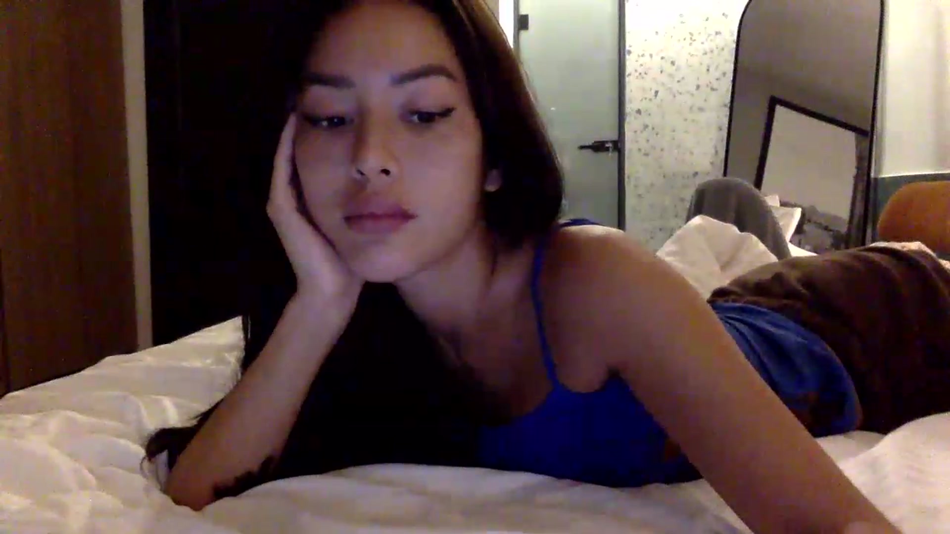 Gallery image thumbnail from Miss_emiko's myfreecams stream on, 05/20/2026, 19:06 image 11 of 20