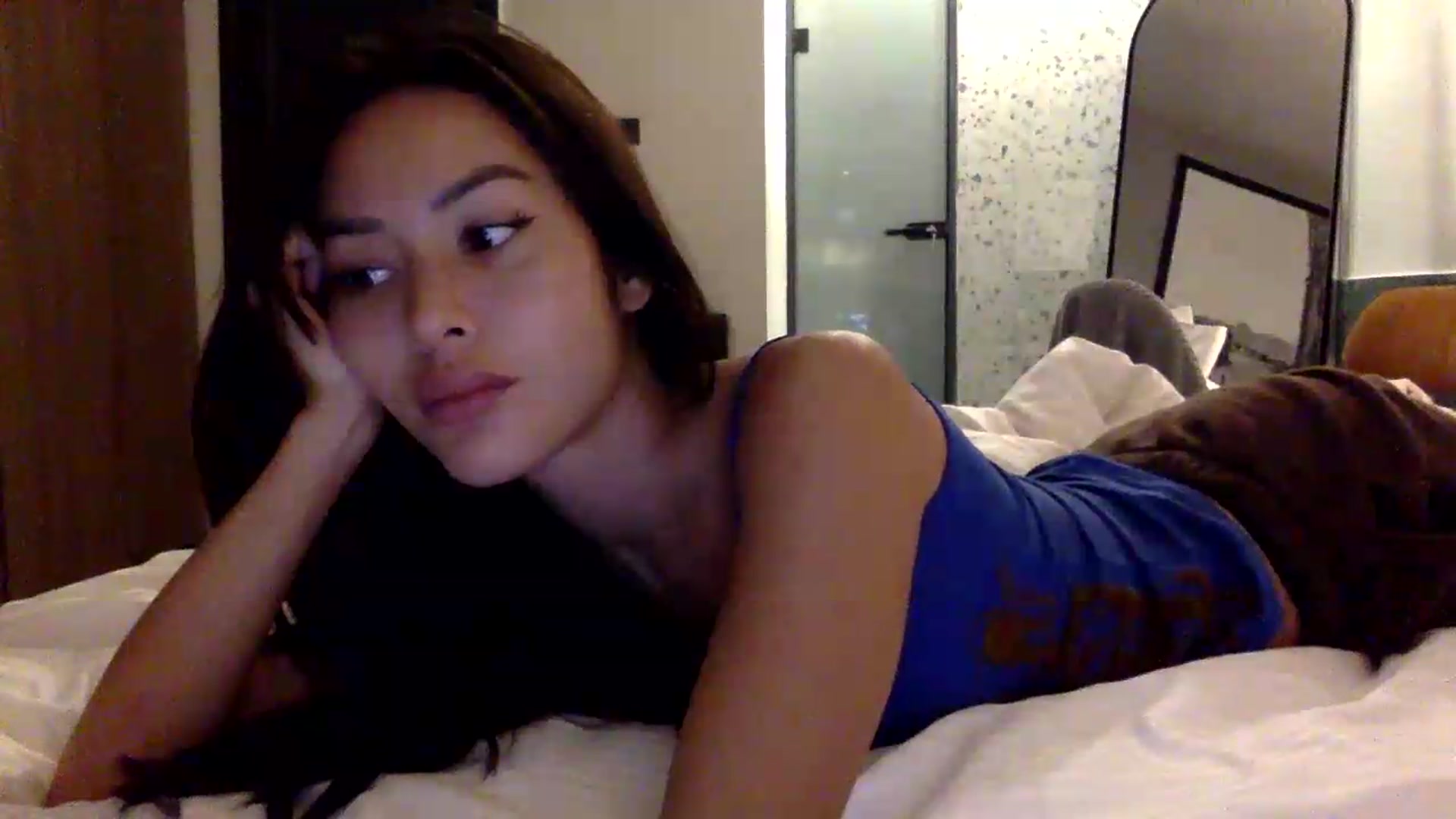 Gallery image thumbnail from Miss_emiko's myfreecams stream on, 05/20/2026, 19:06 image 9 of 20