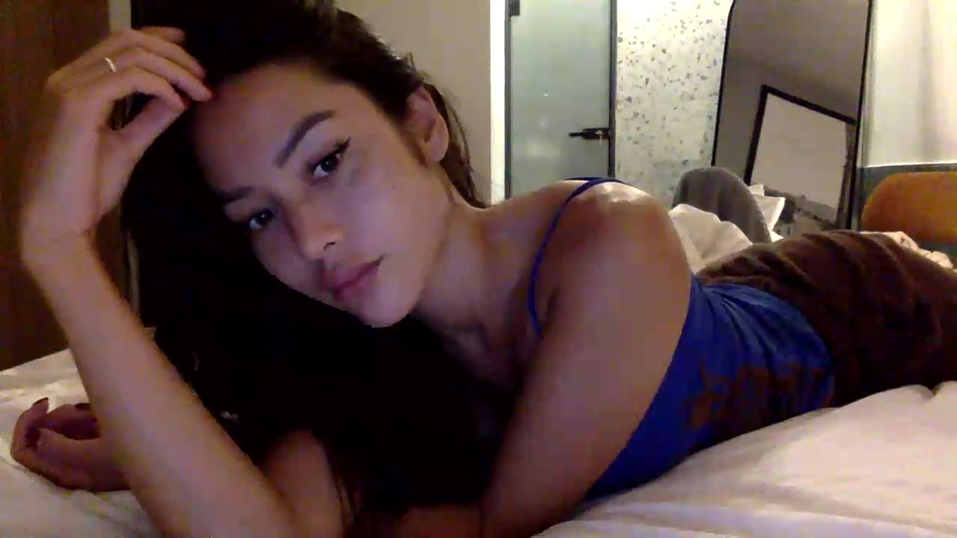 Gallery image thumbnail from Miss_emiko's myfreecams stream on, 05/20/2026, 19:06 image 20 of 20