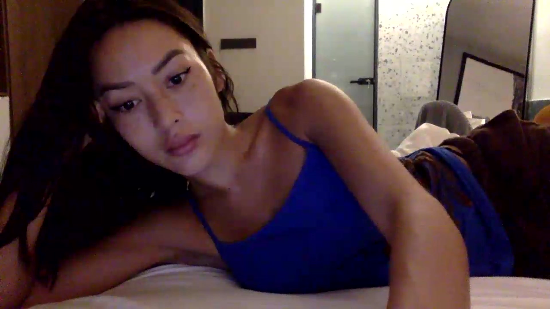 Gallery image thumbnail from Miss_emiko's myfreecams stream on, 05/20/2026, 19:06 image 4 of 20