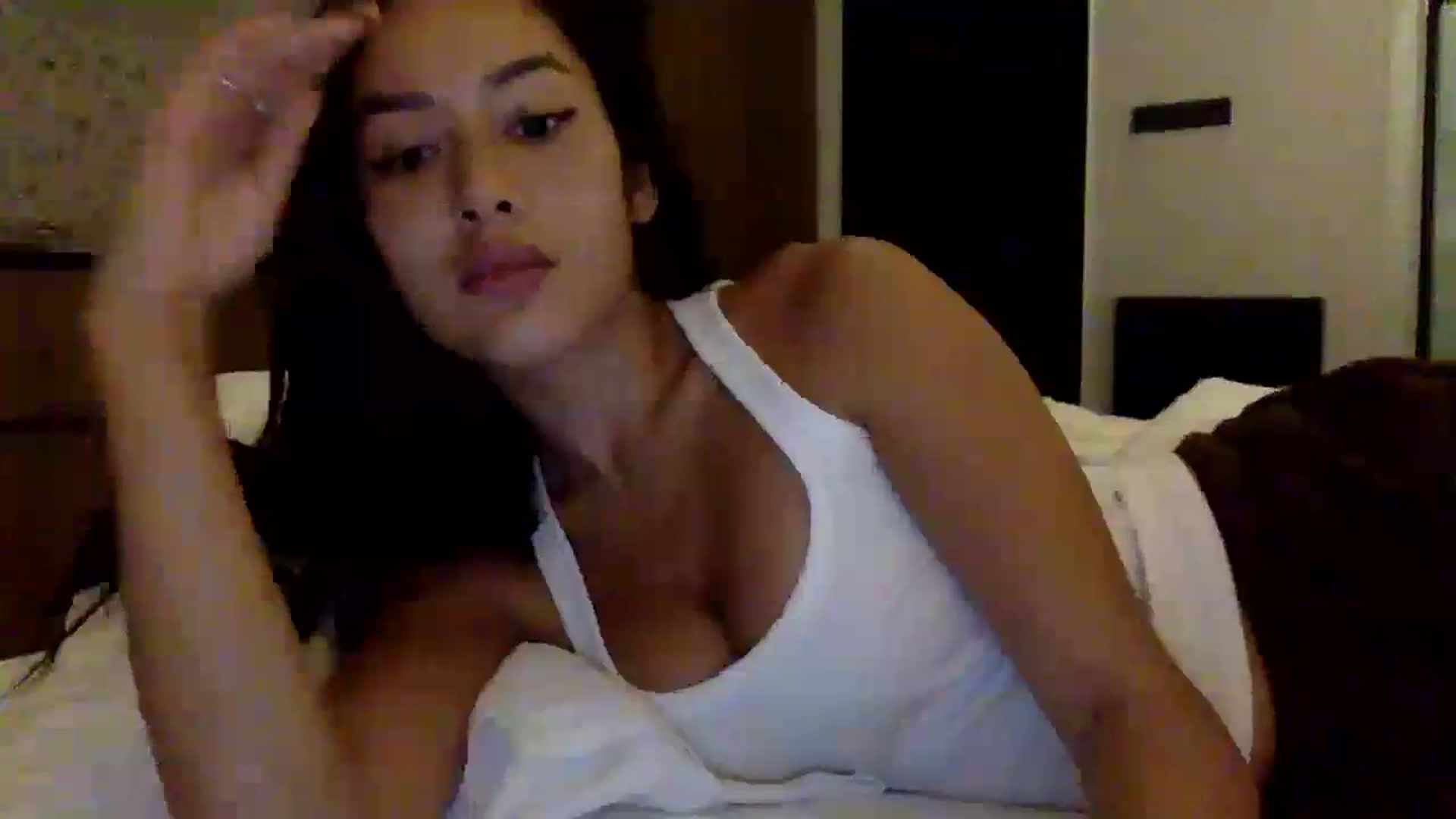 Gallery image thumbnail from Miss_emiko's myfreecams stream on, 05/21/2026, 24:00 image 18 of 20