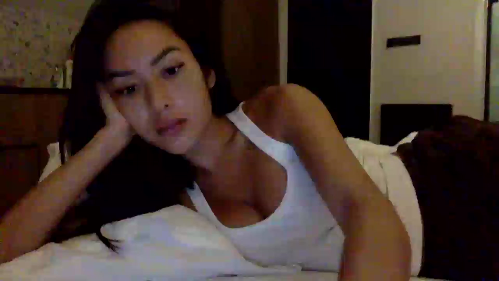 Gallery image thumbnail from Miss_emiko's myfreecams stream on, 05/21/2026, 24:00 image 16 of 20