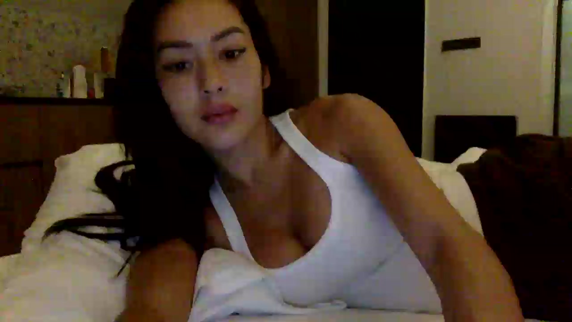 Gallery image thumbnail from Miss_emiko's myfreecams stream on, 05/21/2026, 24:00 image 10 of 20