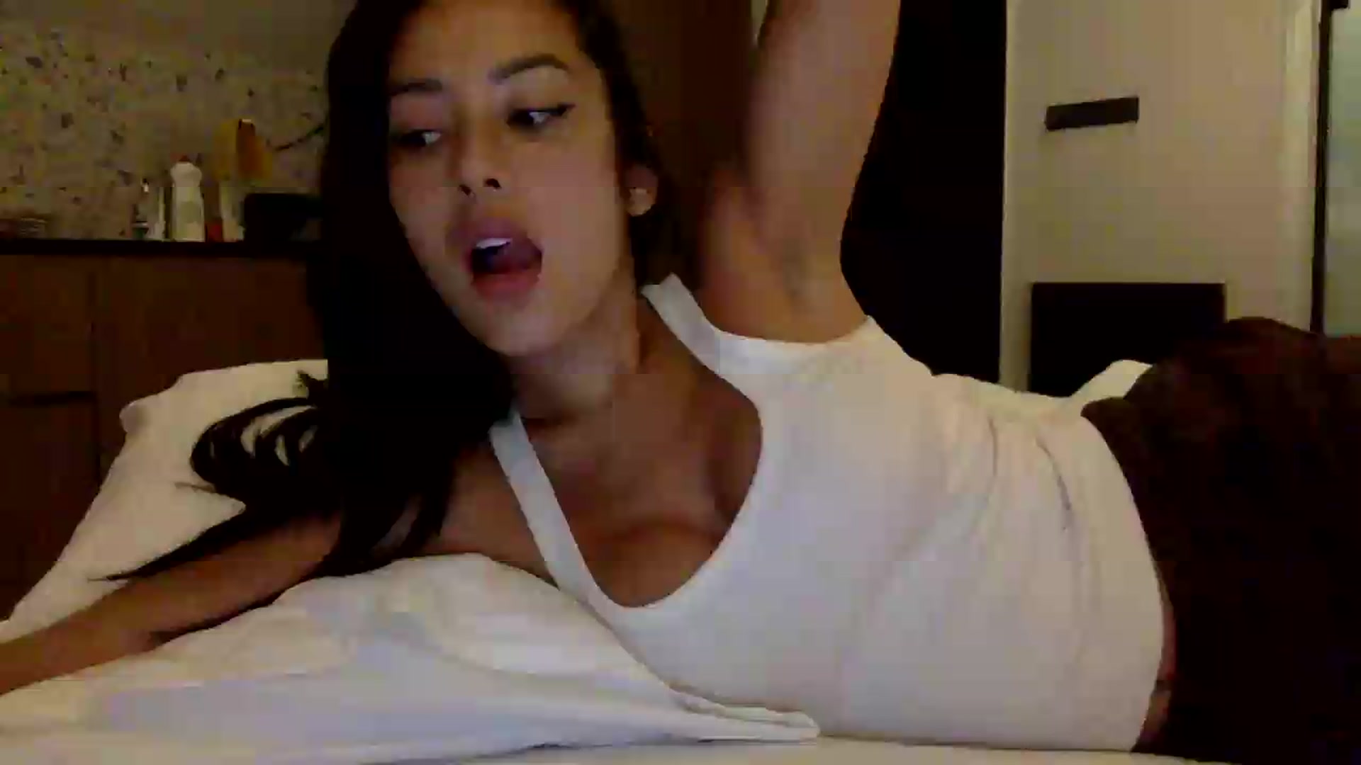 Gallery image thumbnail from Miss_emiko's myfreecams stream on, 05/21/2026, 24:00 image 9 of 20