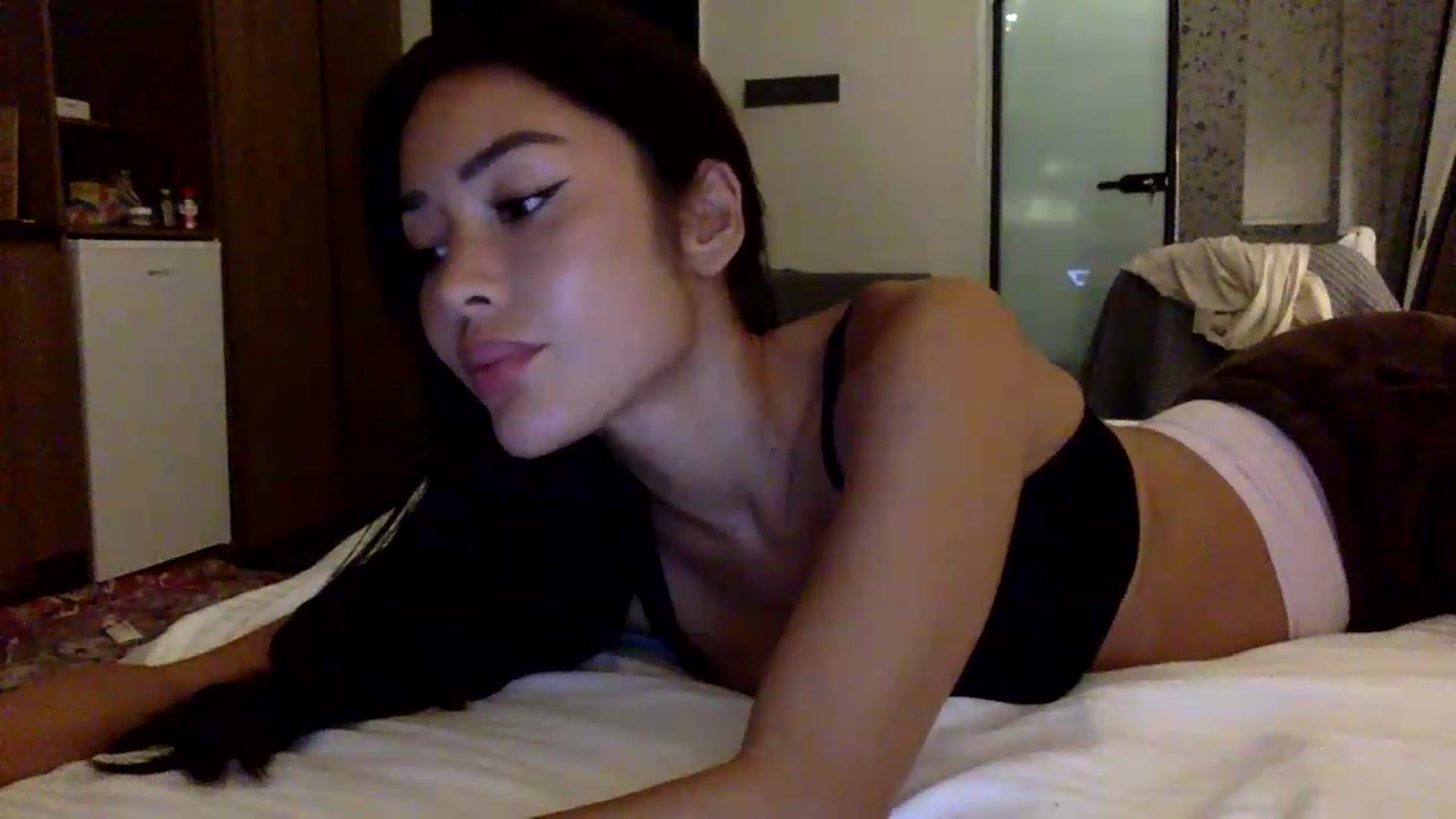 Gallery image thumbnail from Miss_emiko's myfreecams stream on, 05/23/2026, 20:10 image 9 of 20