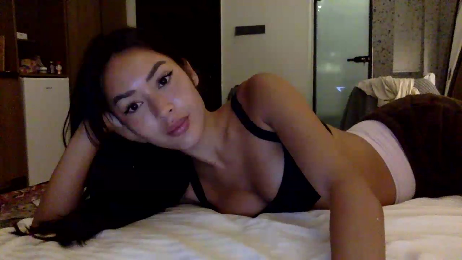 Gallery image thumbnail from Miss_emiko's myfreecams stream on, 05/23/2026, 20:10 image 10 of 20