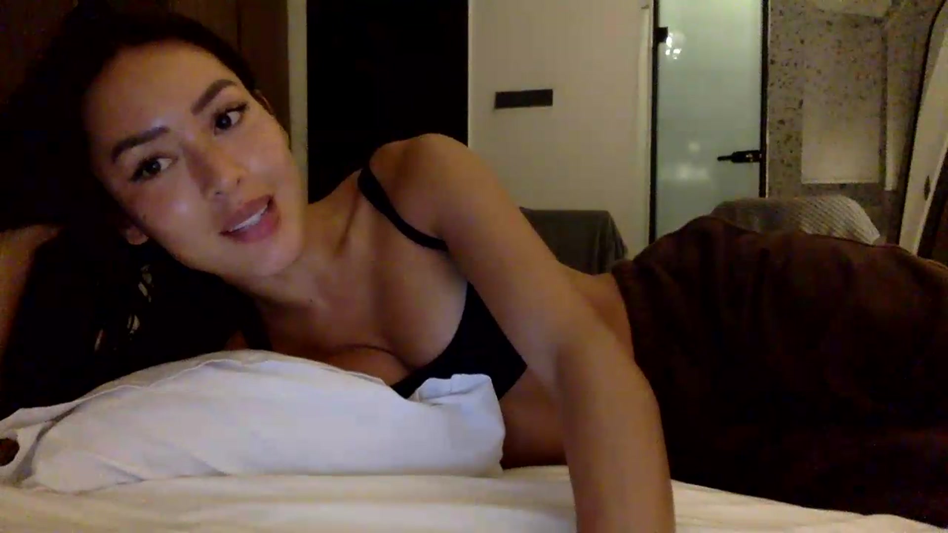 Gallery image thumbnail from Miss_emiko's myfreecams stream on, 05/23/2026, 21:11 image 11 of 20