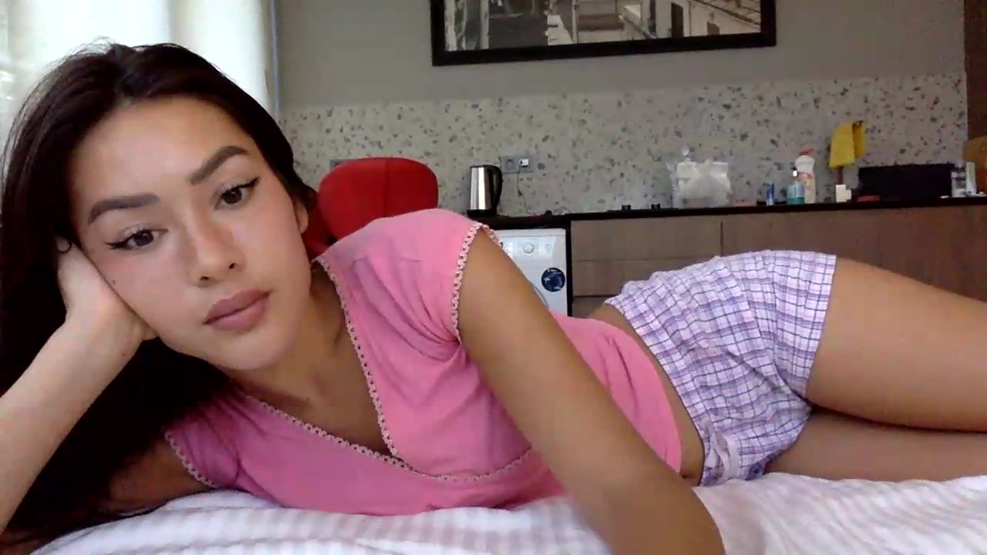 Gallery image thumbnail from Miss_emiko's myfreecams stream on, 05/24/2026, 15:44 image 18 of 20
