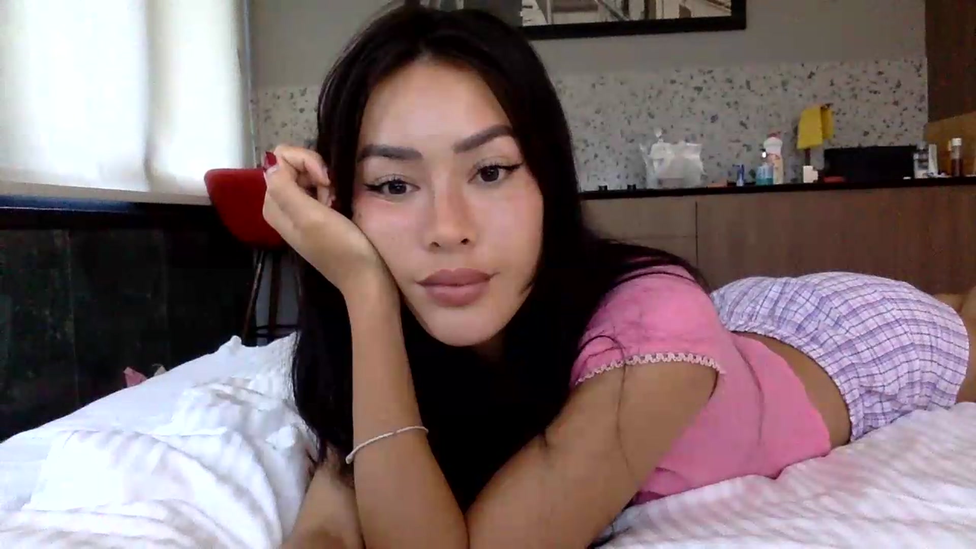 Gallery image thumbnail from Miss_emiko's myfreecams stream on, 05/24/2026, 15:44 image 4 of 20