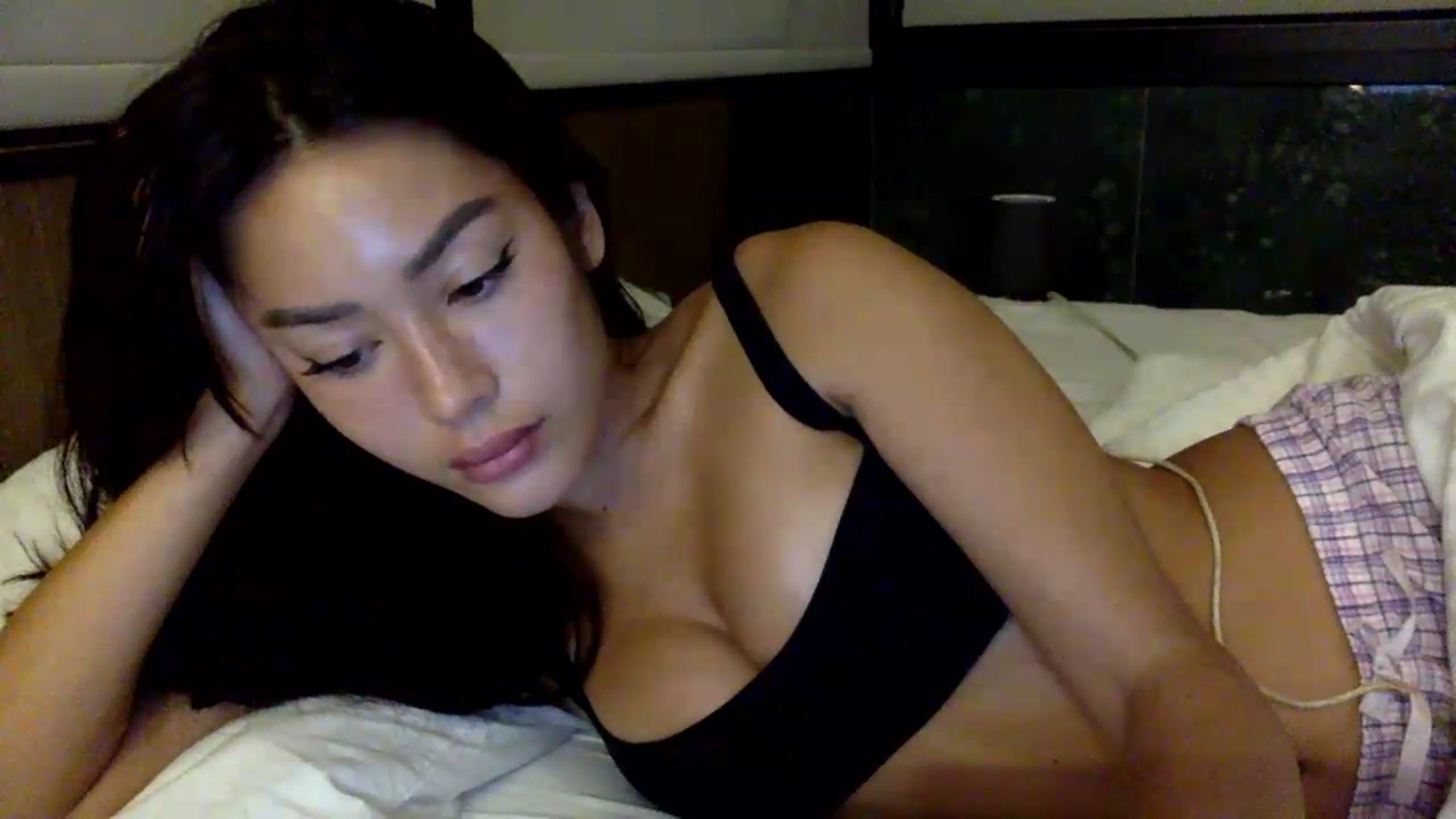 Gallery image thumbnail from Miss_emiko's myfreecams stream on, 05/25/2026, 24:14 image 9 of 20