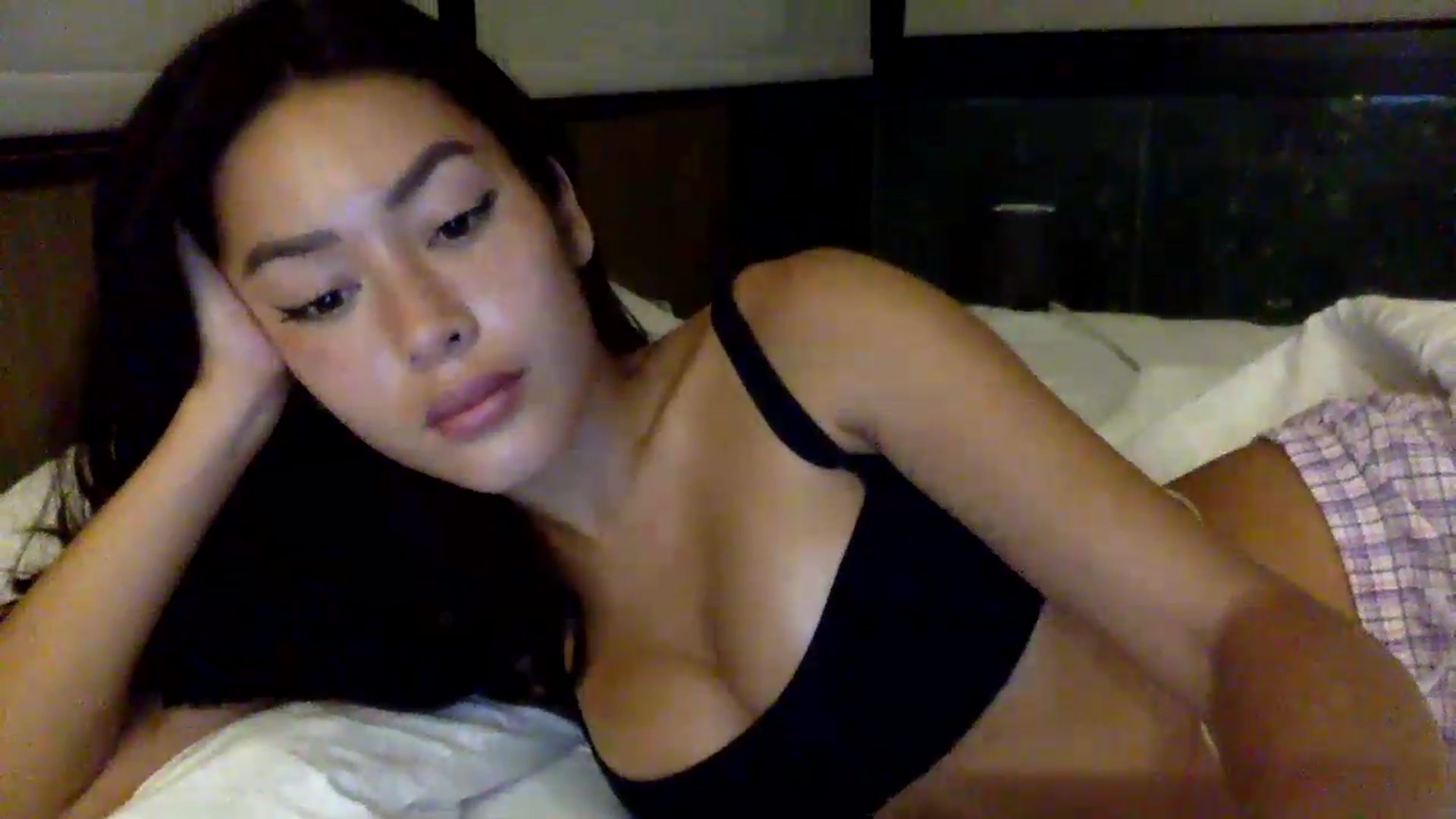 Gallery image thumbnail from Miss_emiko's myfreecams stream on, 05/25/2026, 24:14 image 5 of 20