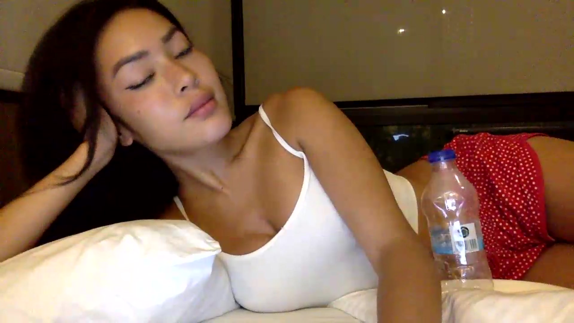 Gallery image thumbnail from Miss_emiko's myfreecams stream on, 05/25/2026, 21:58 image 8 of 20