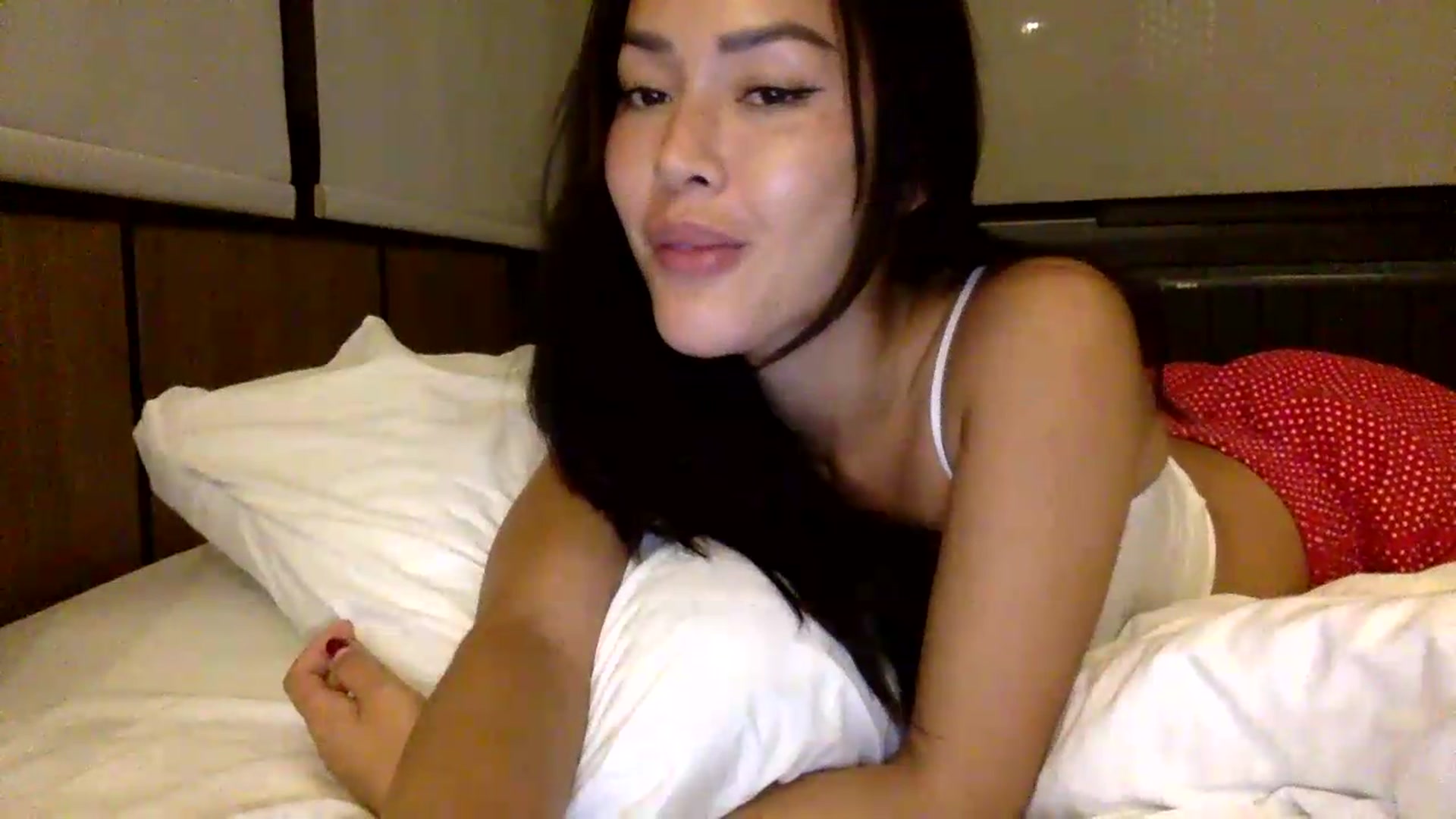 Gallery image thumbnail from Miss_emiko's myfreecams stream on, 05/25/2026, 21:58 image 12 of 20