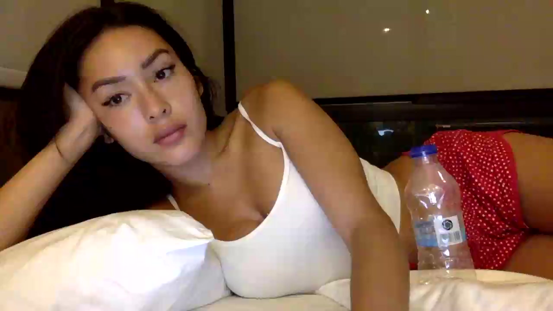 Gallery image thumbnail from Miss_emiko's myfreecams stream on, 05/25/2026, 21:58 image 6 of 20