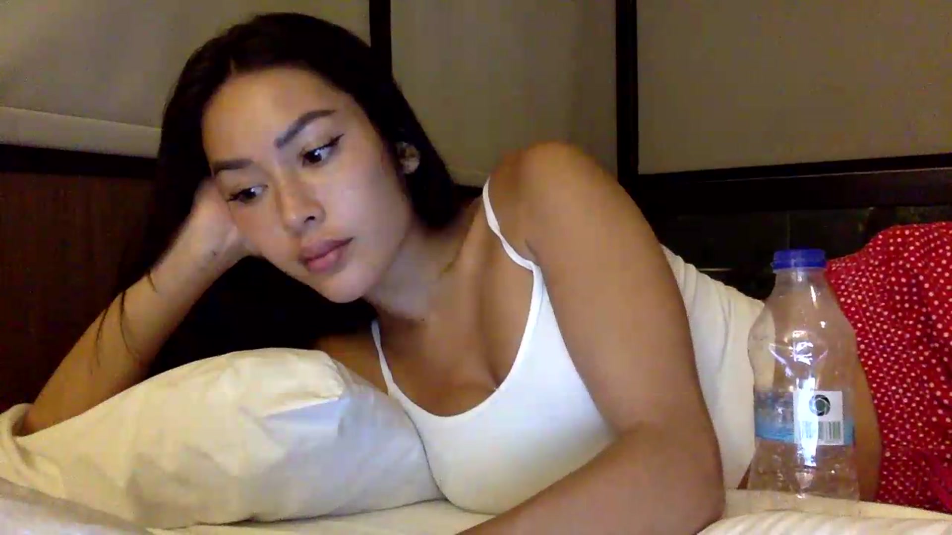 Gallery image thumbnail from Miss_emiko's myfreecams stream on, 05/25/2026, 21:58 image 4 of 20