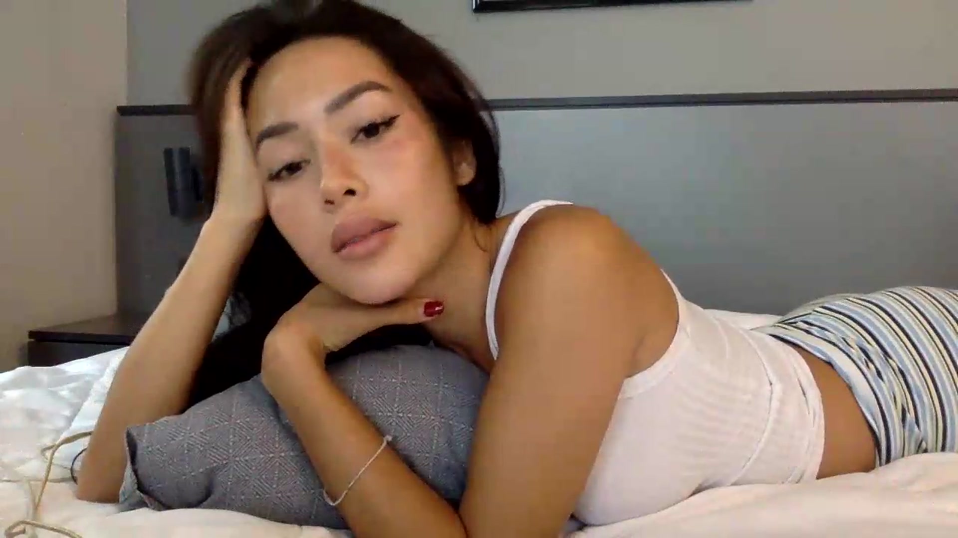Gallery image thumbnail from Miss_emiko's myfreecams stream on, 05/28/2026, 10:12 image 5 of 20